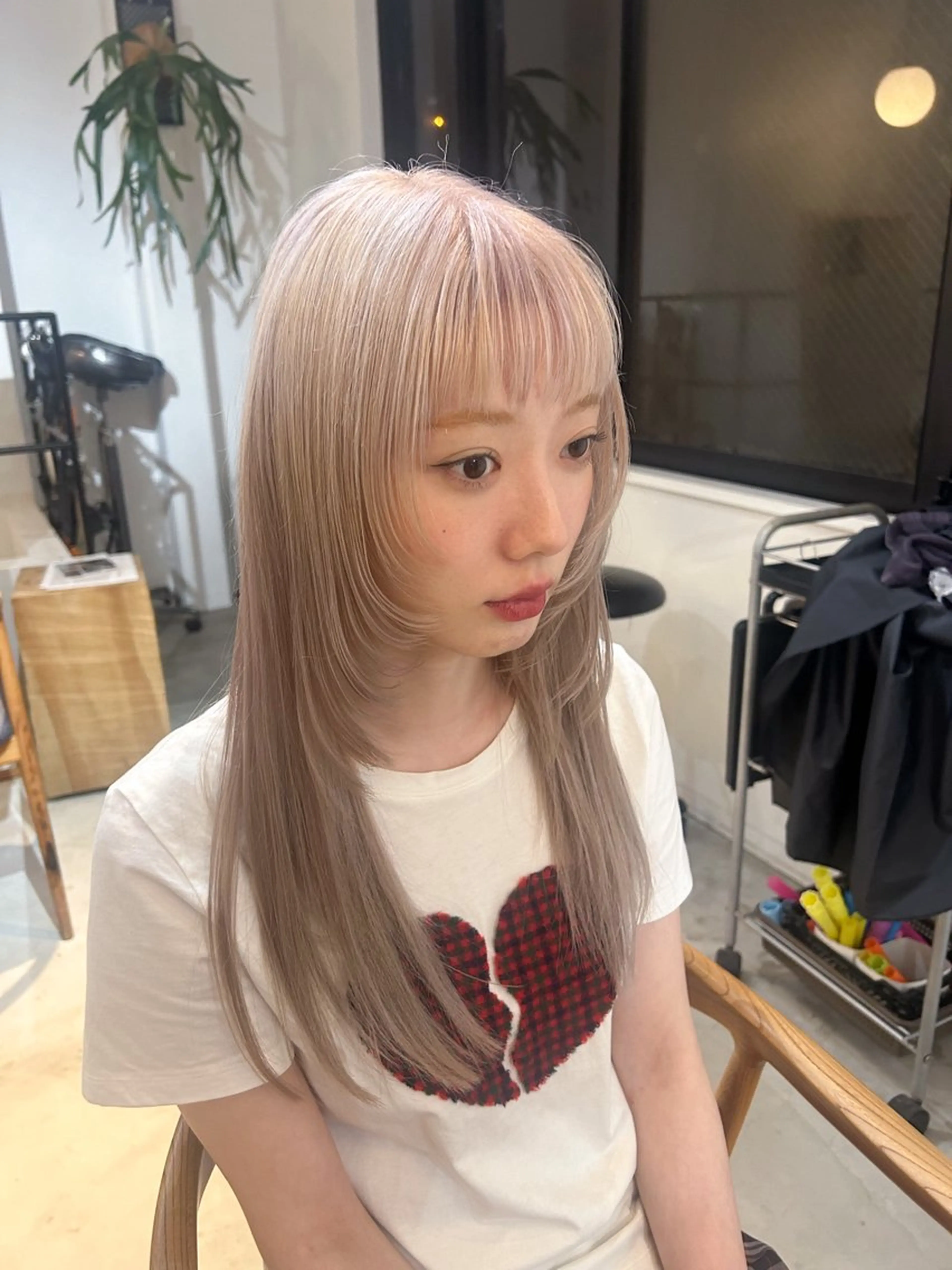 ロング カラー ブリーチ ヘアカラー 透明感カラー/ 顔周りカット🎀メイのヘアスタイル