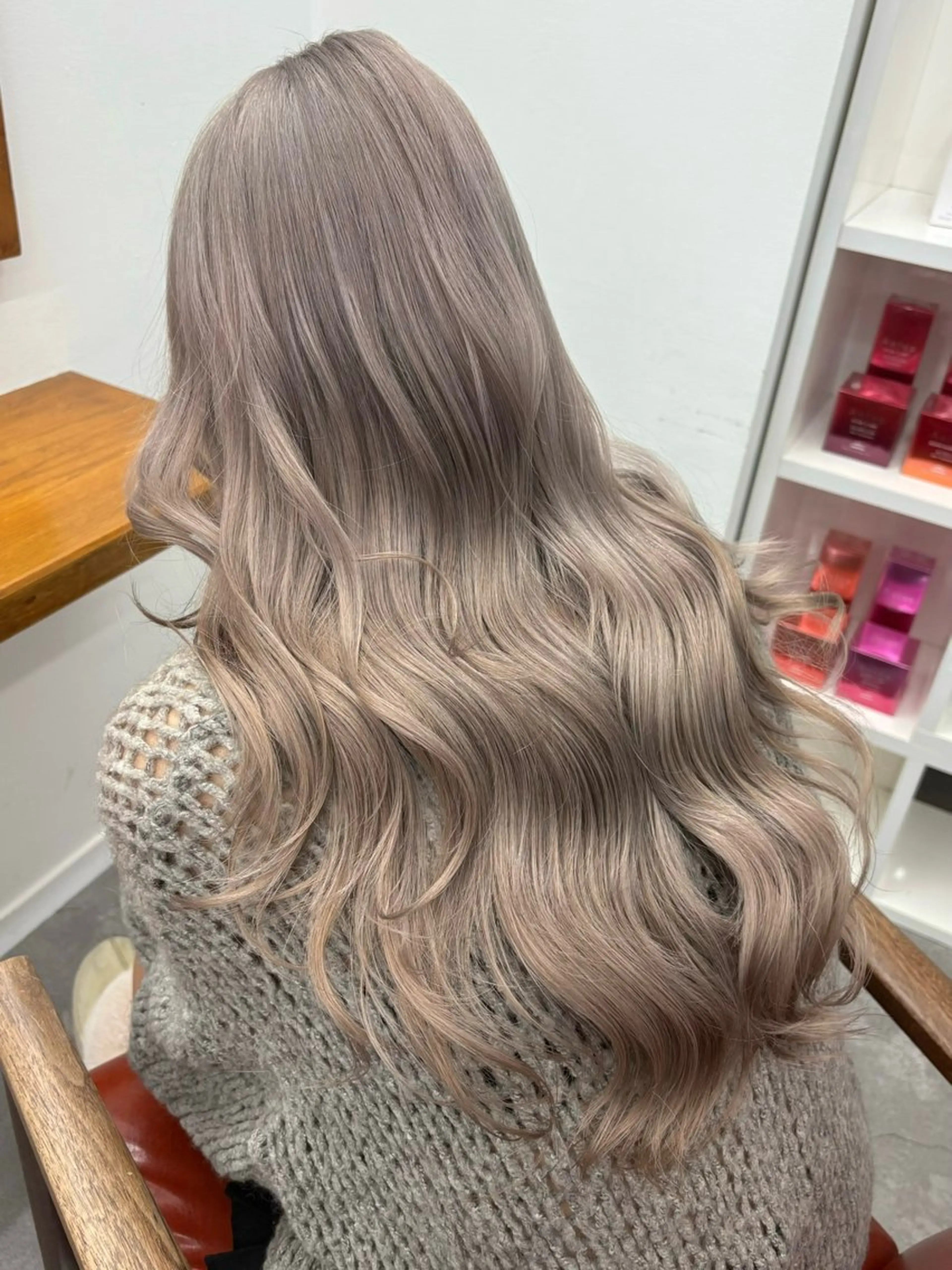 ロング ヘアカラー 八代 珠羽のヘアスタイル