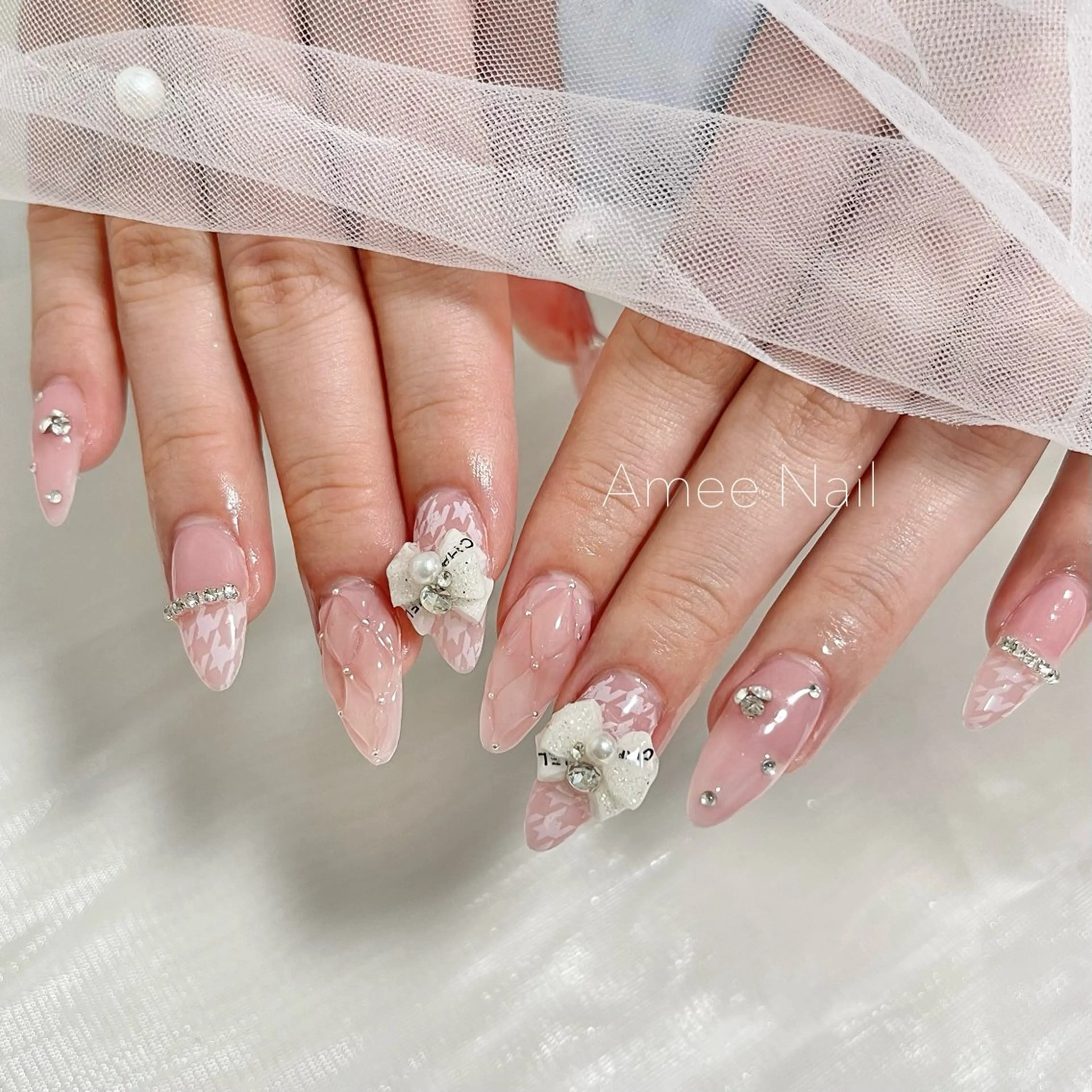 ネイル オーロラネイル クリアネイル フラッシュネイル ジェルネイル グラデーション Amee Nailsalonのネイルデザイン
