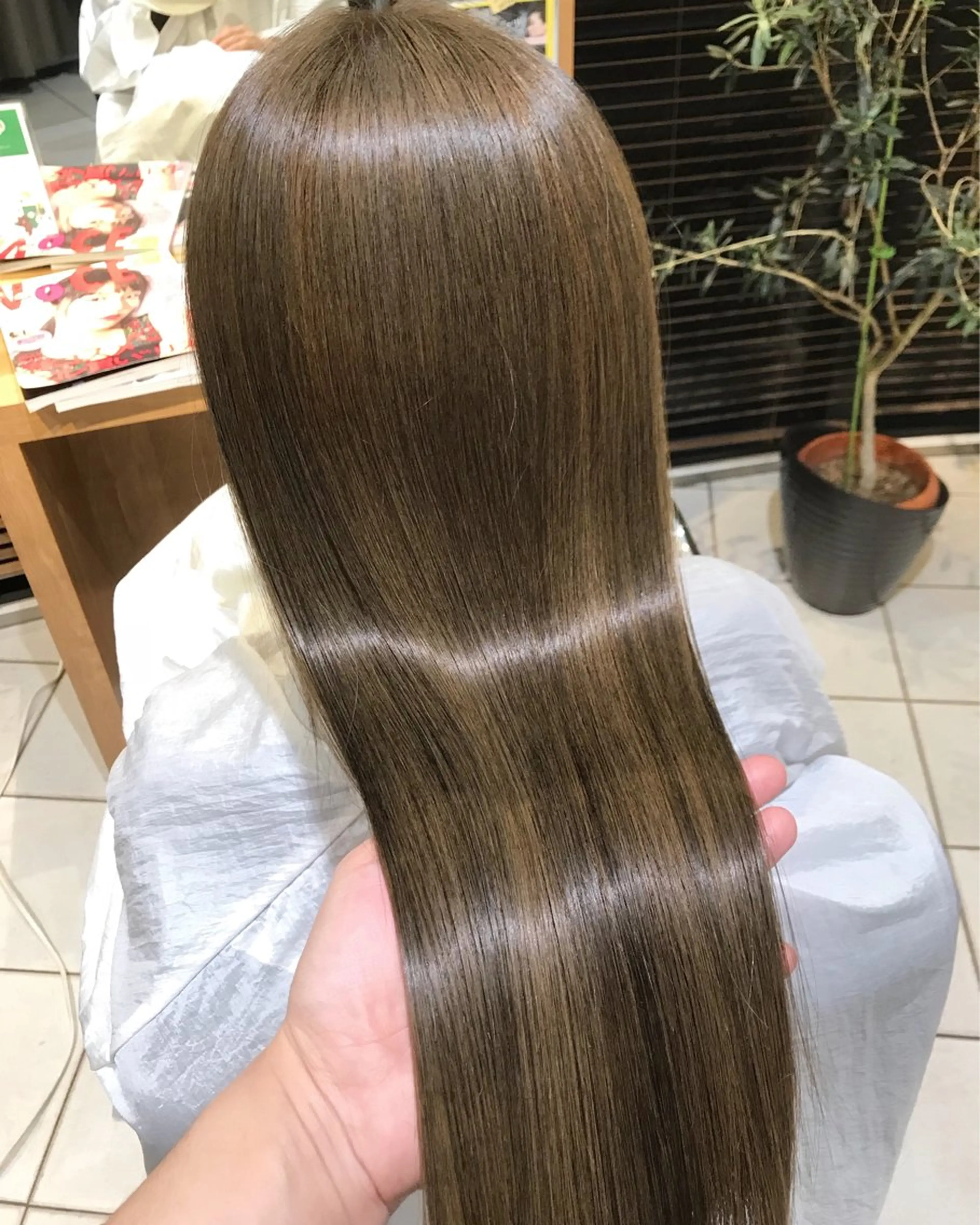 ロング まとまるツヤ髪カット ┆たんげ なるみのヘアスタイル