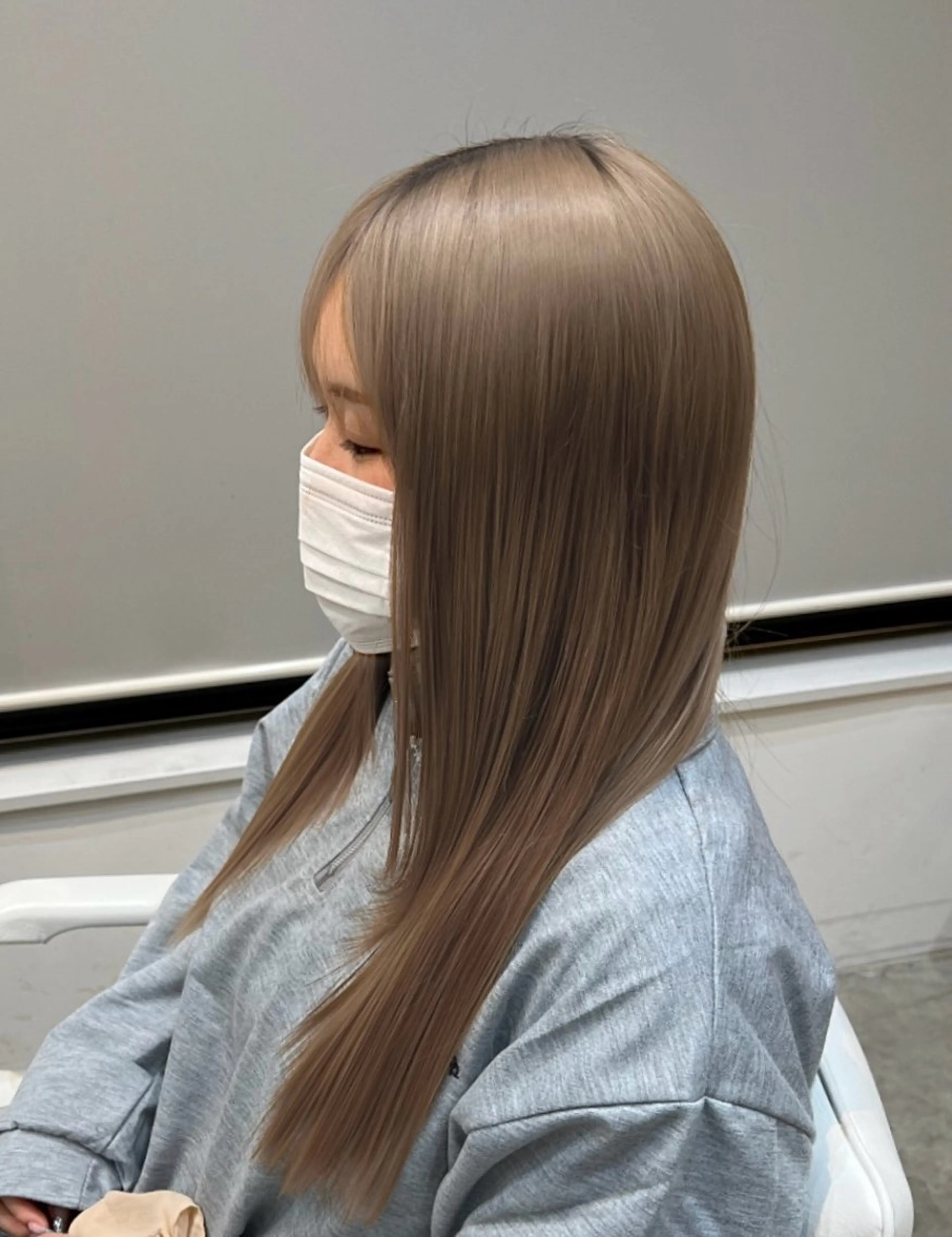 ロング レイヤーカット ローレイヤー カット un ジュリアのヘアスタイル