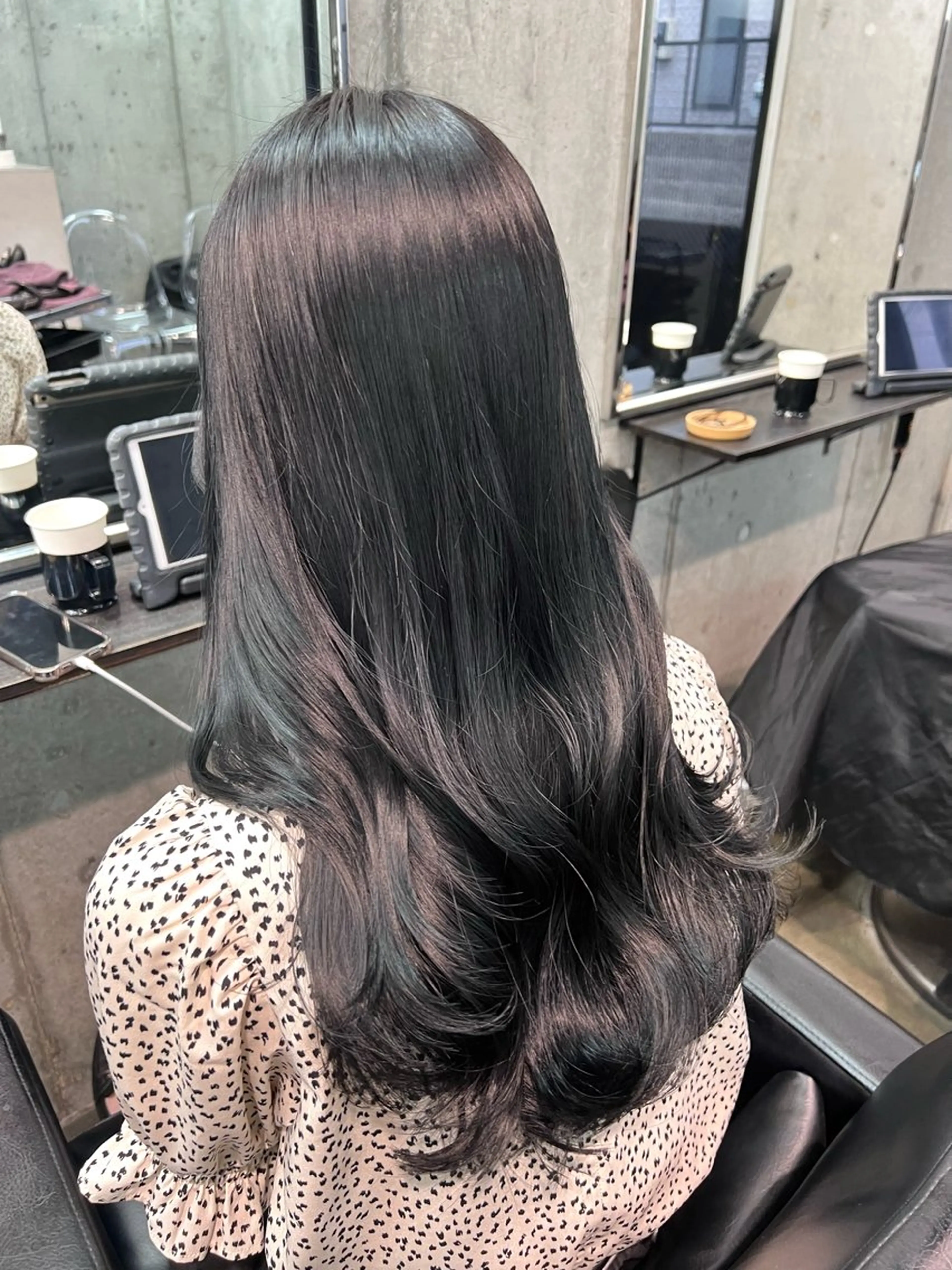 ロング カラー 黒髪 ブリーチ ブルーカラー ブルーブラック 透明感カラー カット ヘアカラー トリートメント 透明感カラー ✨ 韓国艶髪💗菅原のヘアスタイル