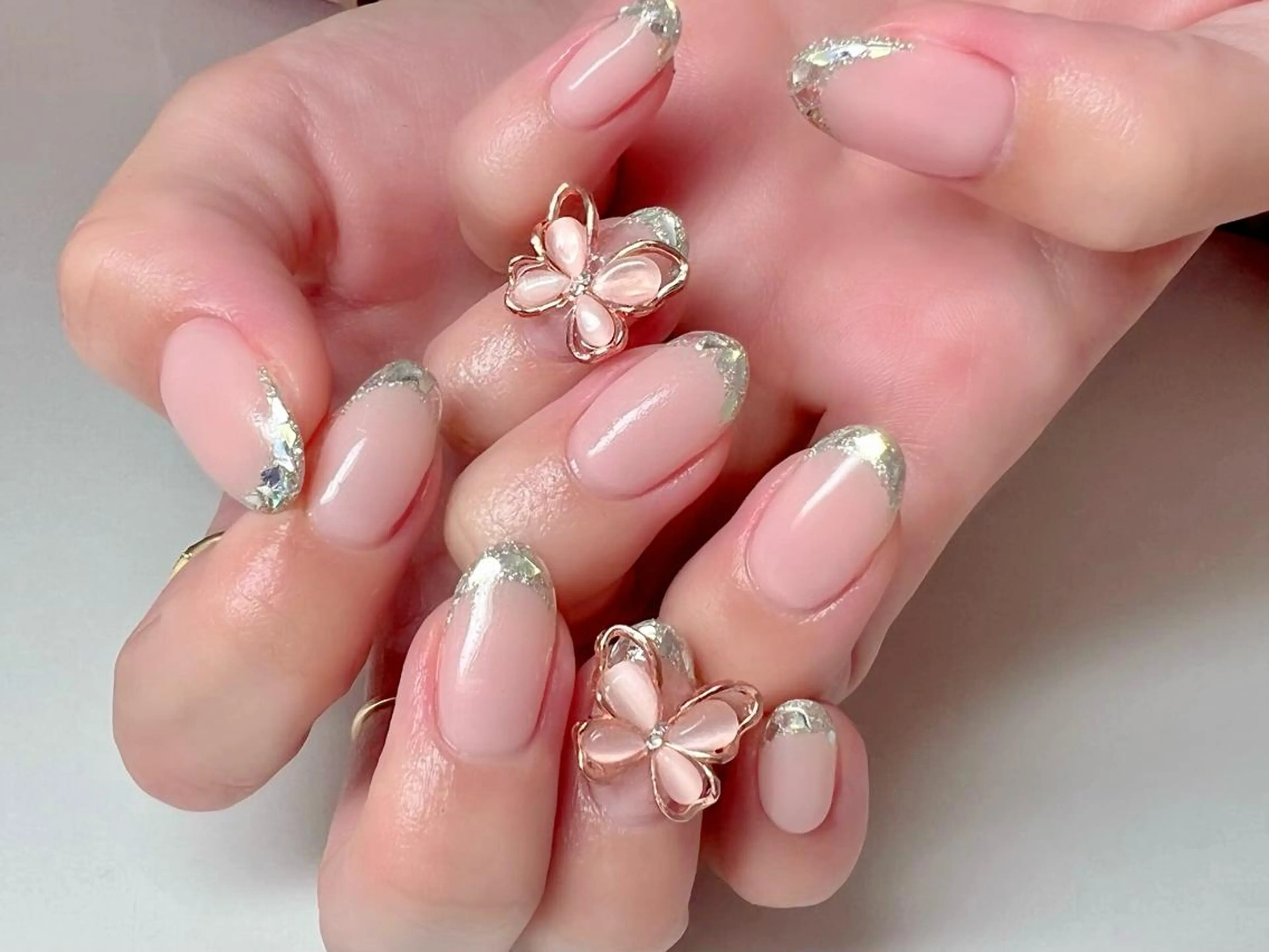 ミディアム ONIKA Nail 青山通り店所属・ONIKA Nail 表参道A4🦋2分のネイルデザイン