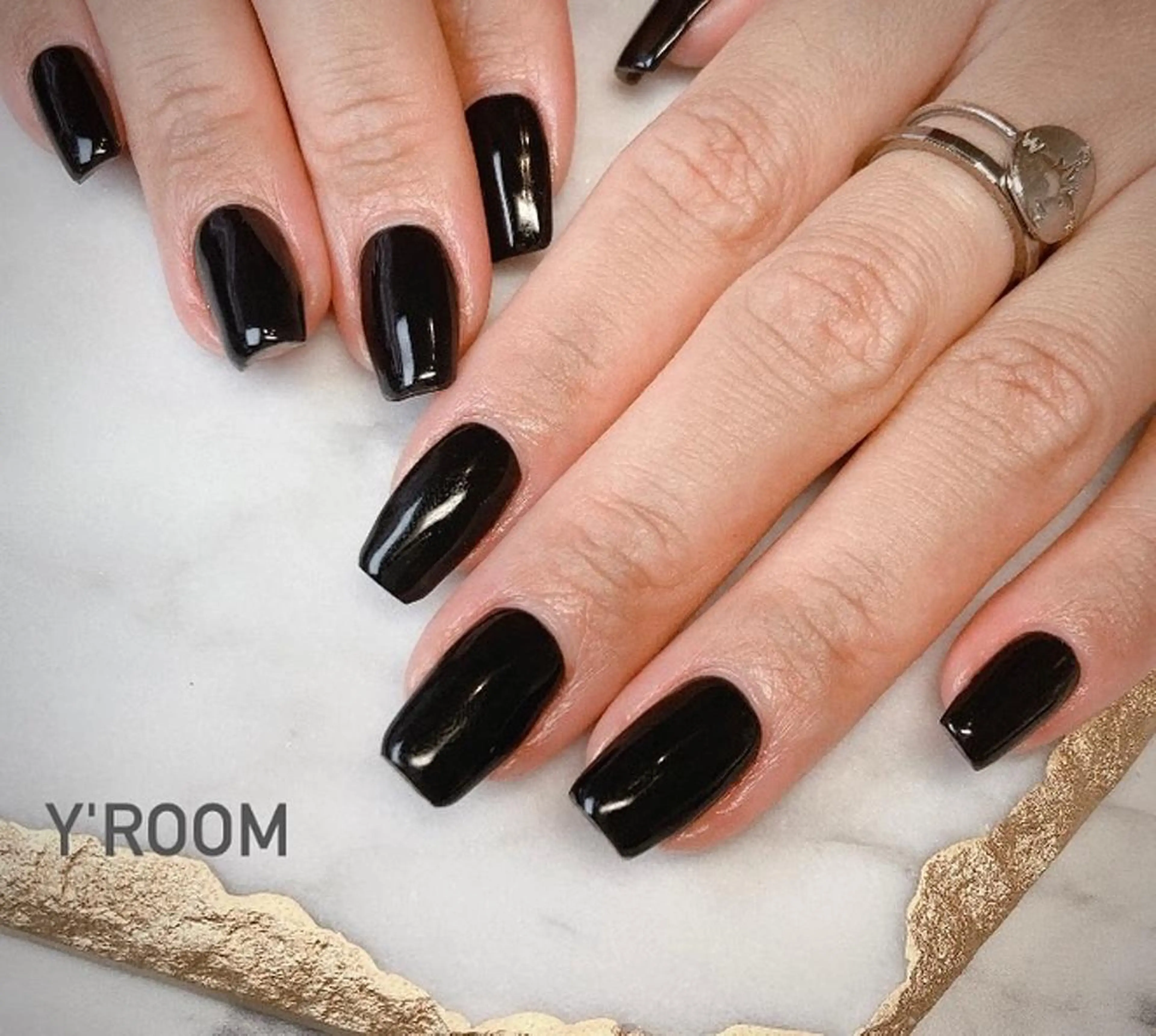 ネイル オーロラネイル フラッシュネイル フットネイル ジェルネイル 氷ネイル・うるうるネイル YUKA （ネイリスト）のネイルデザイン