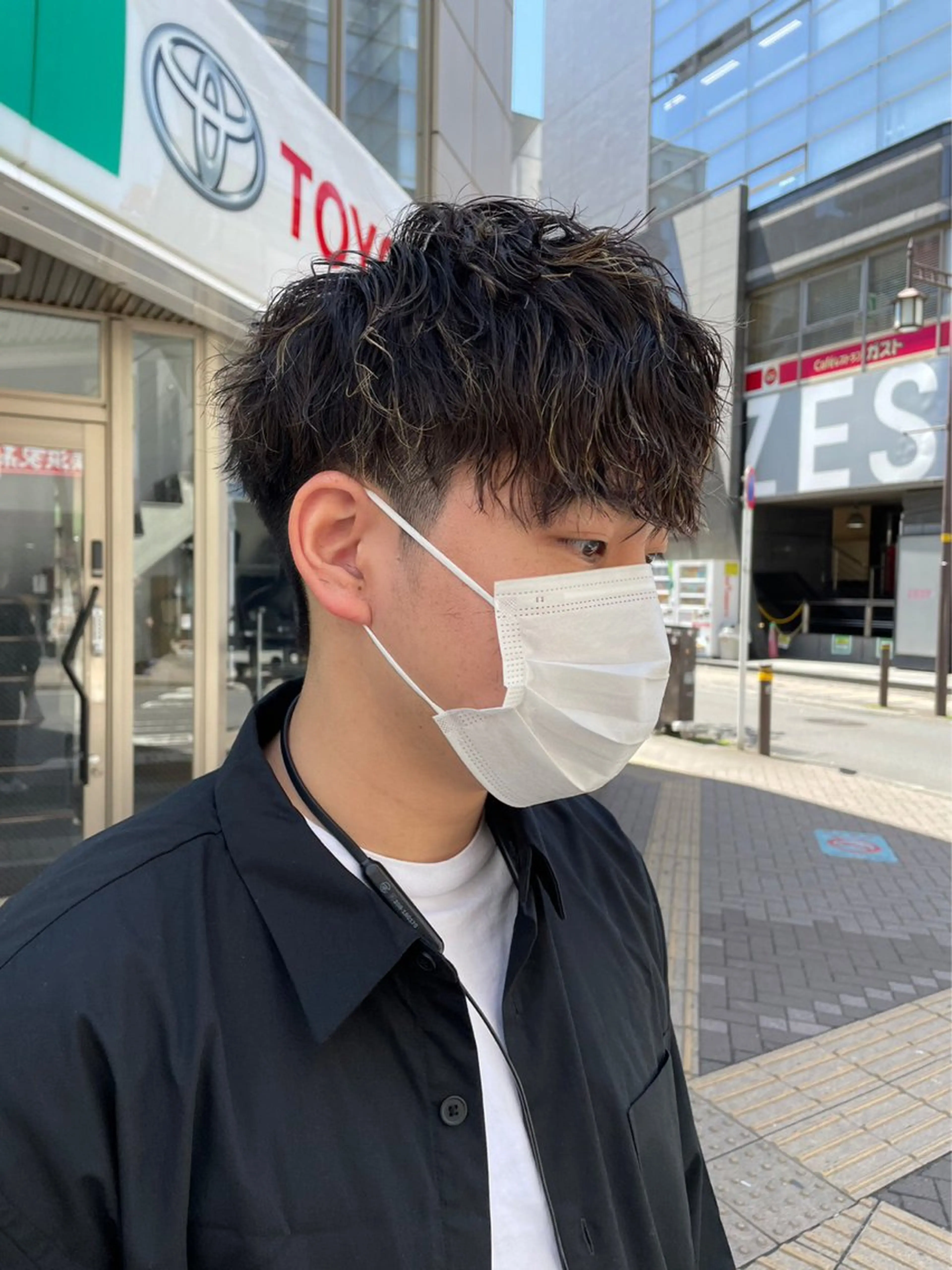 ミディアム パーマ メンズ ミディアムパーマ メンズパーマ ツイストスパイラルパーマ スパイラルパーマ メンズ/ブリーチなし サクラ🌸のヘアスタイル