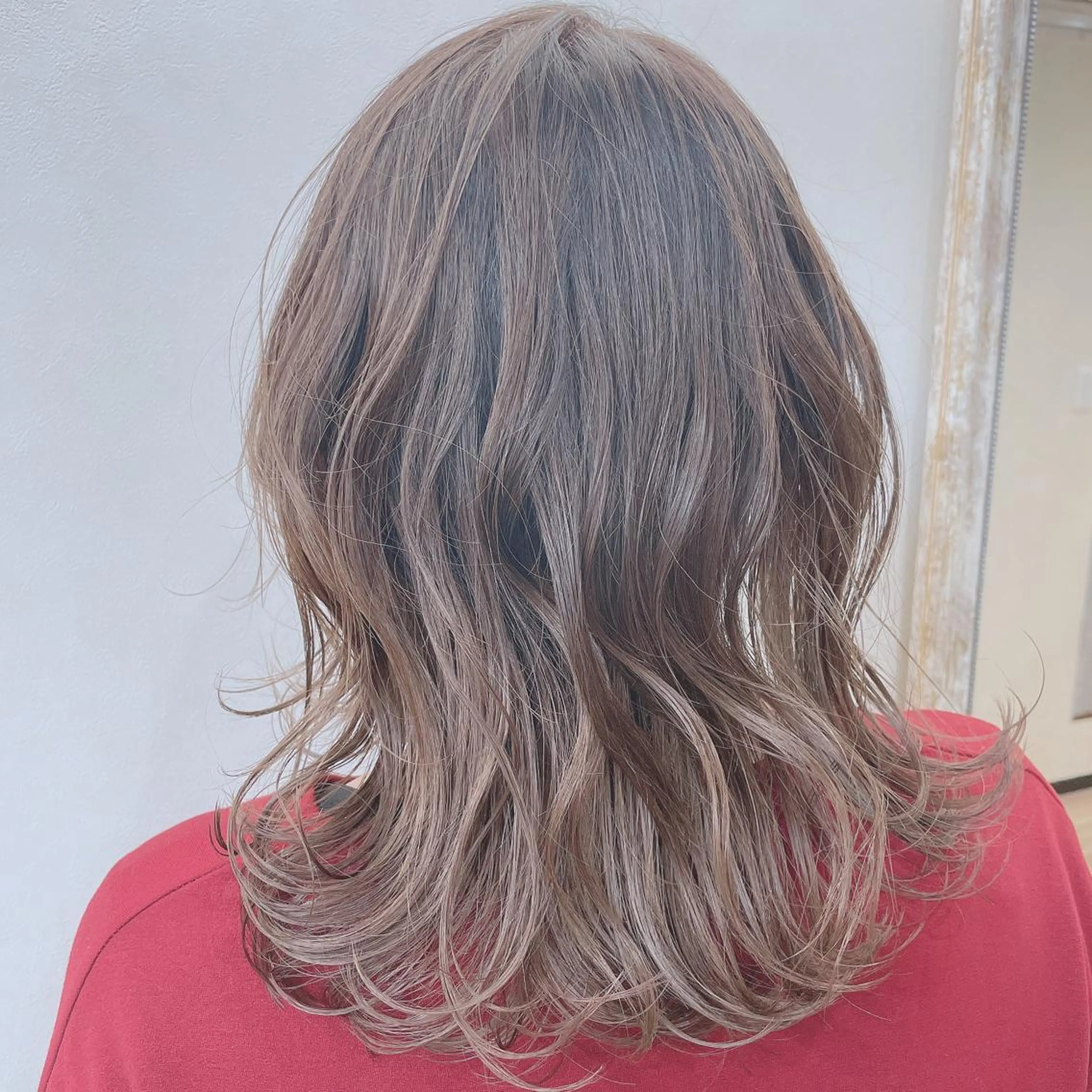 ミディアム カラー 透明感カラー ハイライトカラー ハイライト カット ヘアカラー TOWA 野村　コウダイのヘアスタイル