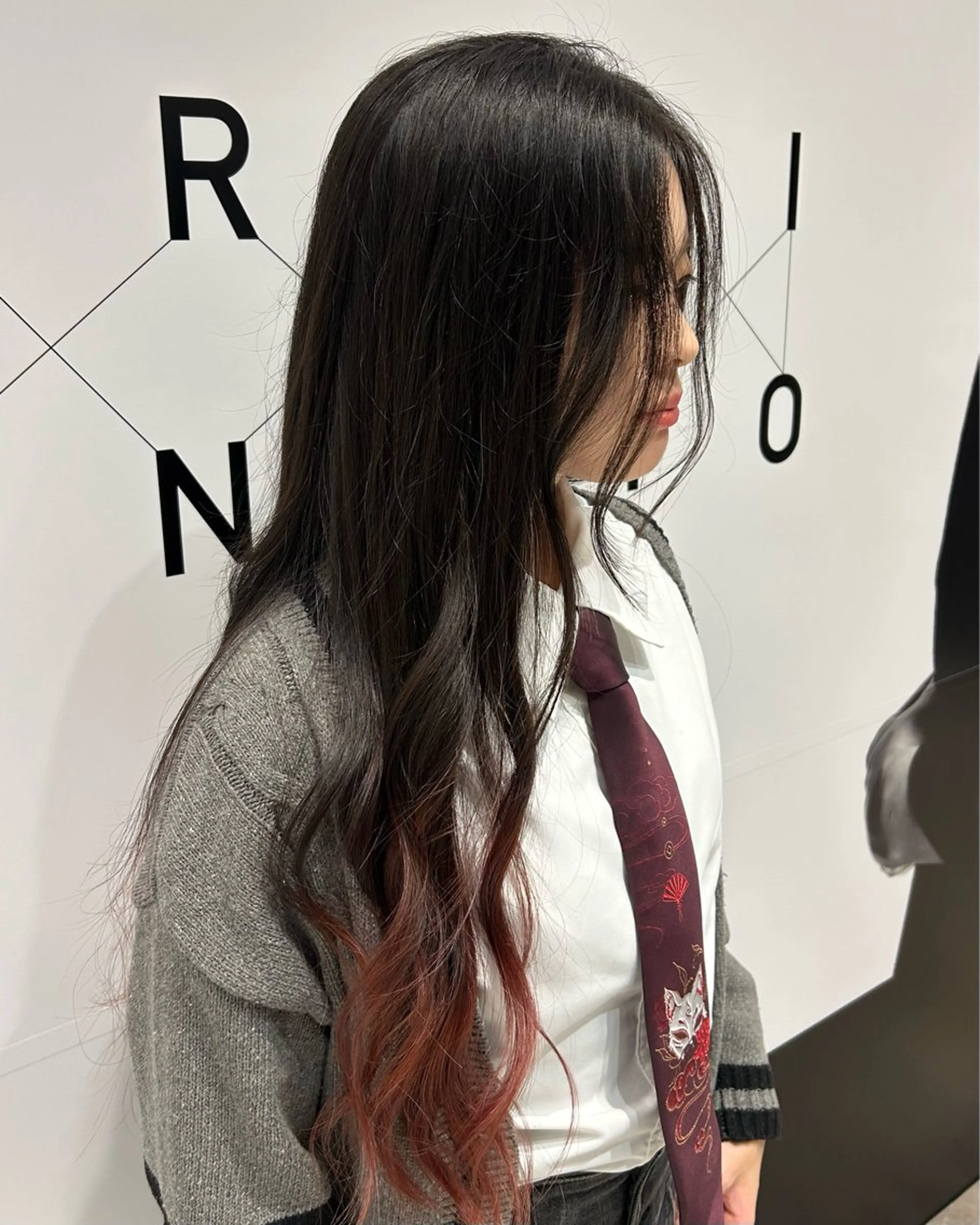 ロング カラー グラデーションカラー 近藤 ちかのヘアスタイル