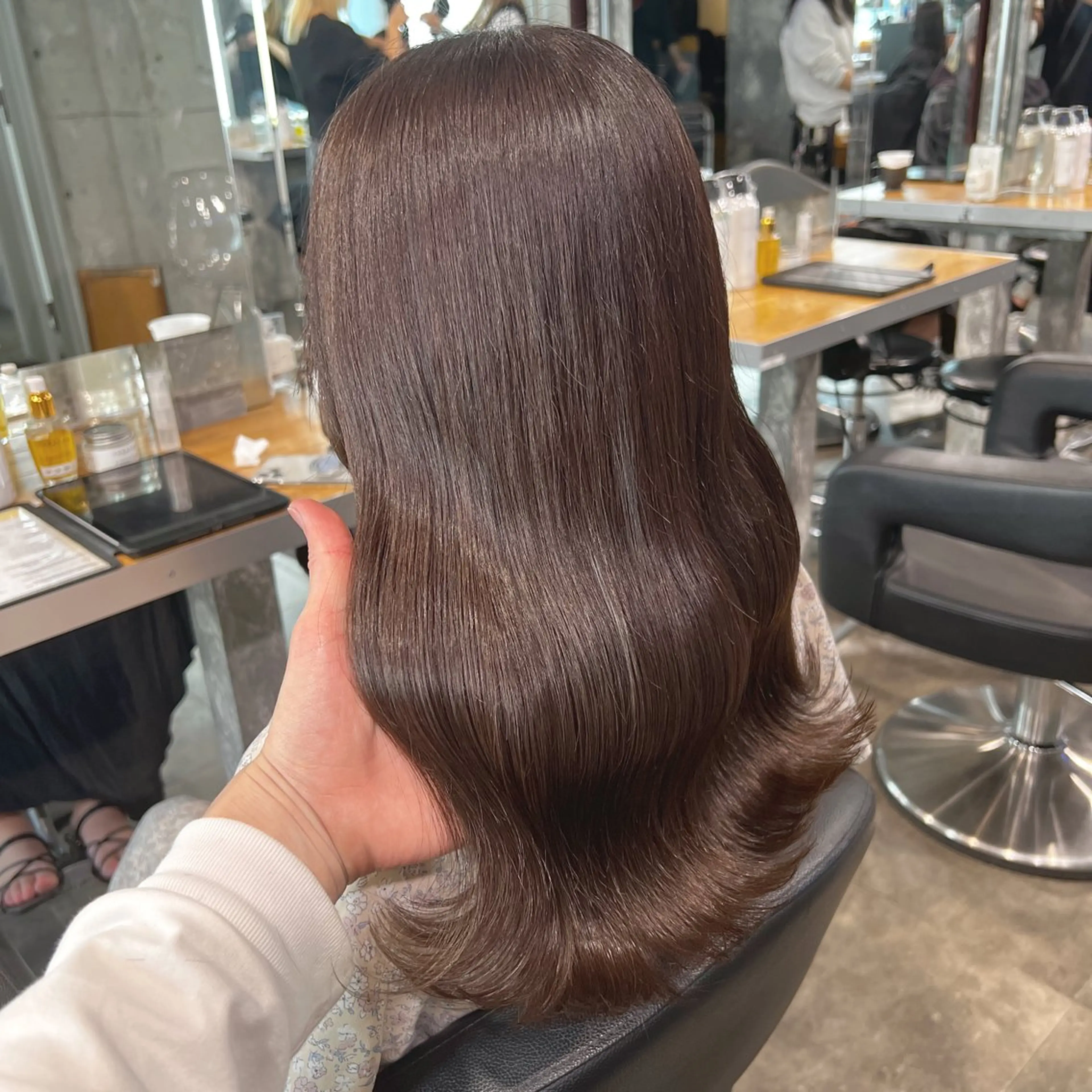 ミディアム カット ヘアカラー トリートメント ヘッドスパ ヘアセット ハイトーンブロンド 横浜💞ミオのヘアスタイル