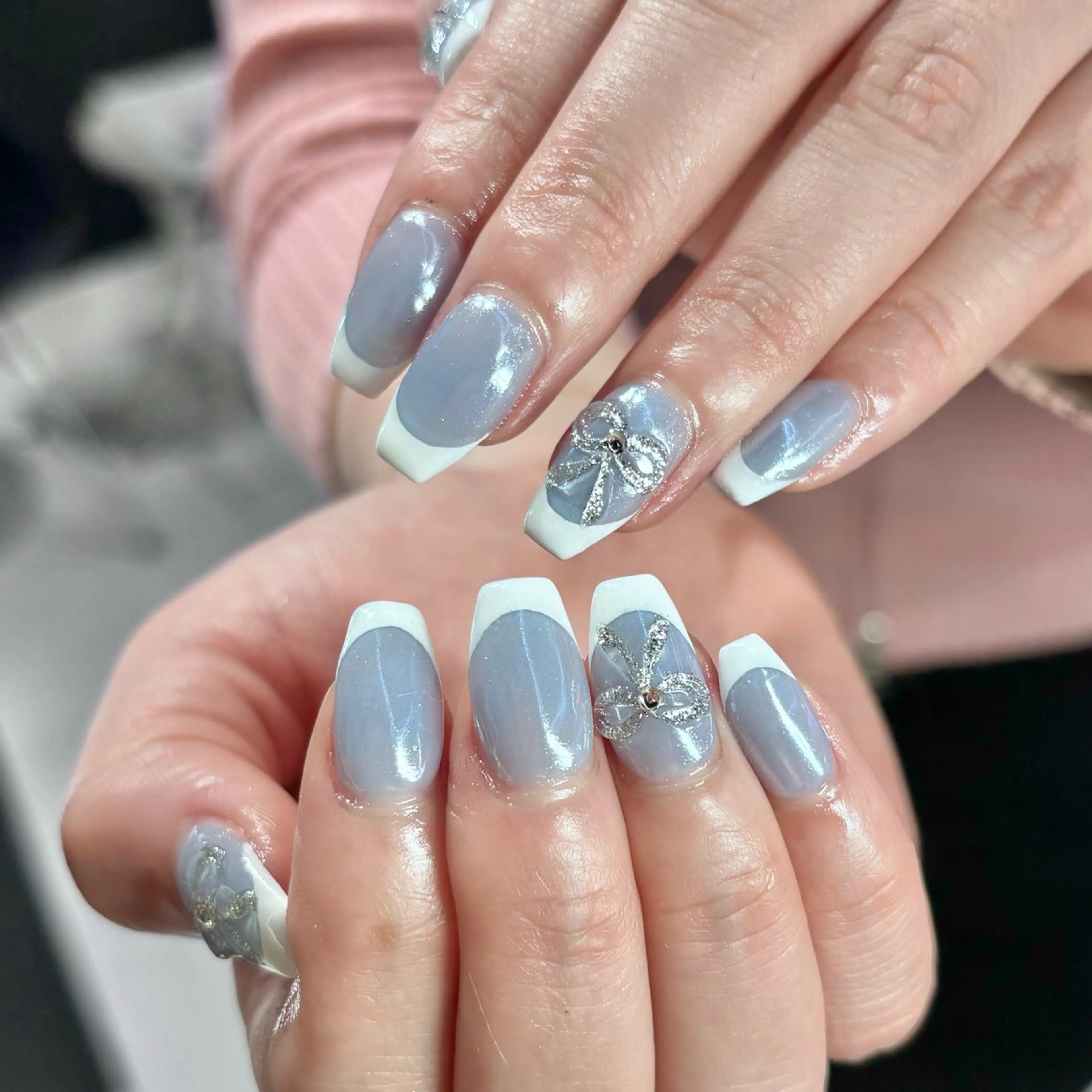 ネイル フレンチネイル キラキラネイル 水色 リボン CLALA Makoのネイルデザイン