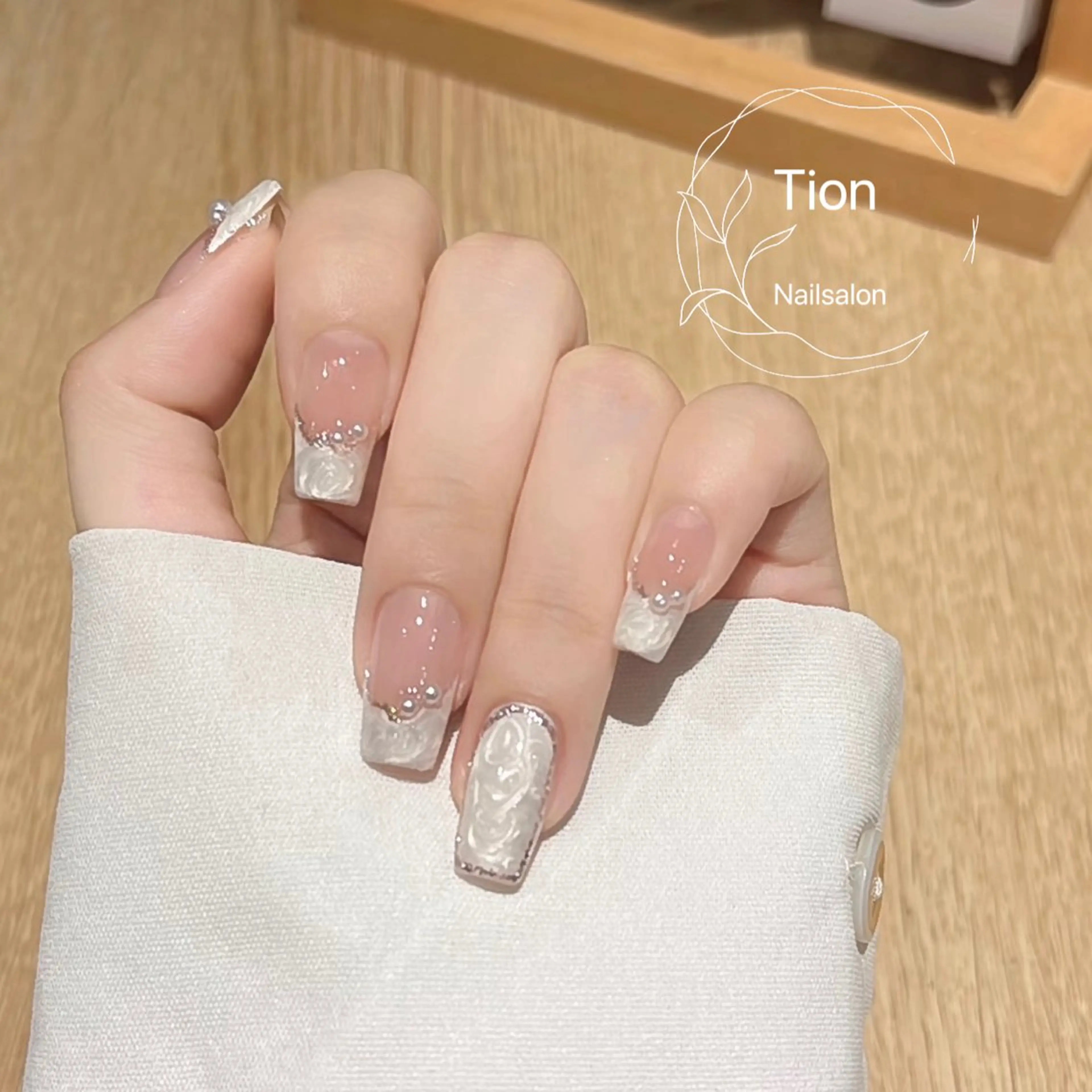 ネイル チークネイル 長さ出し フットネイル フレンチネイル ジェルネイル Nailsalon Tion 横浜西口店のネイルデザイン