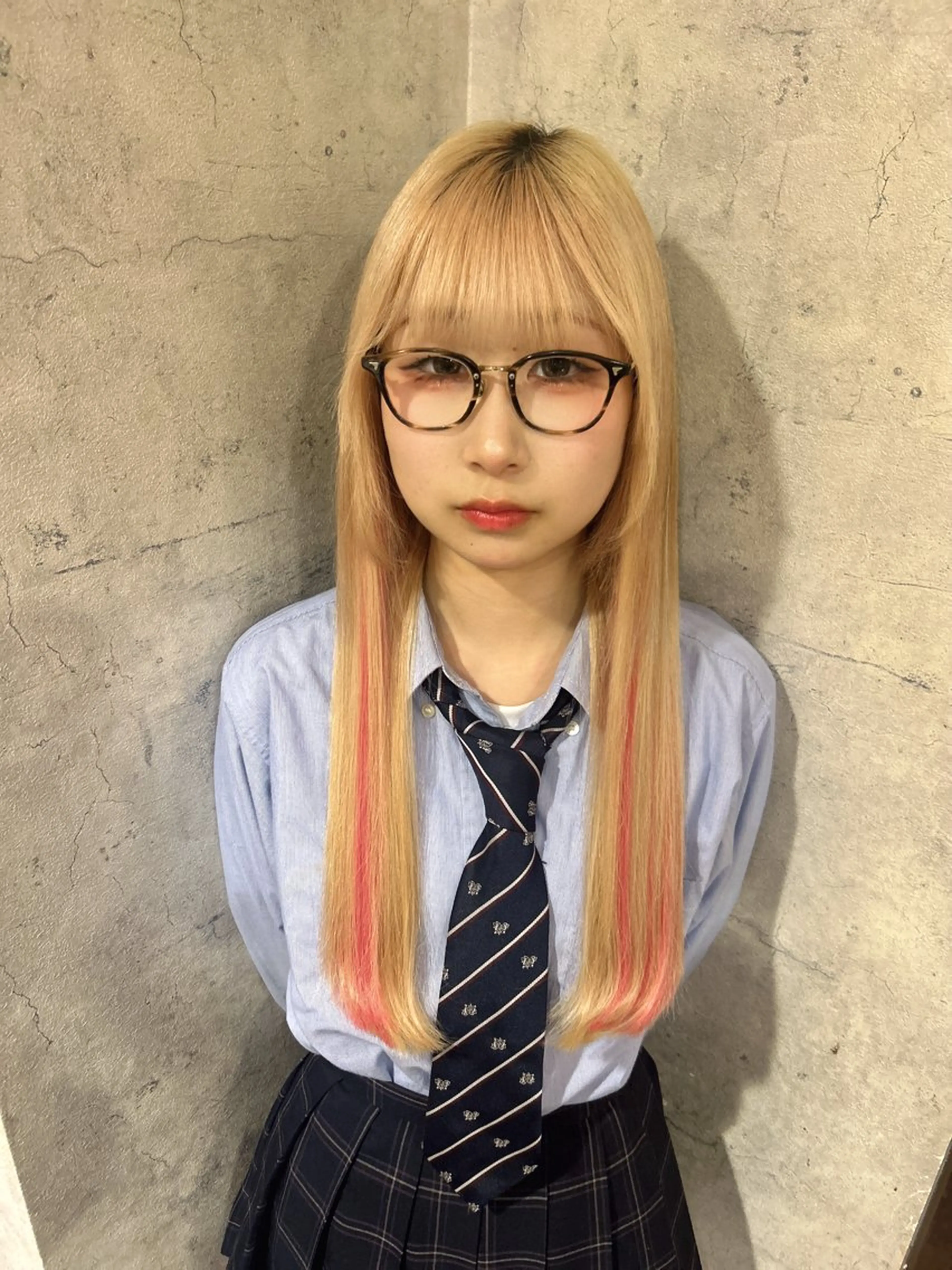 ロング ハイトーン🇰🇷 19歳美容師アリルのヘアスタイル