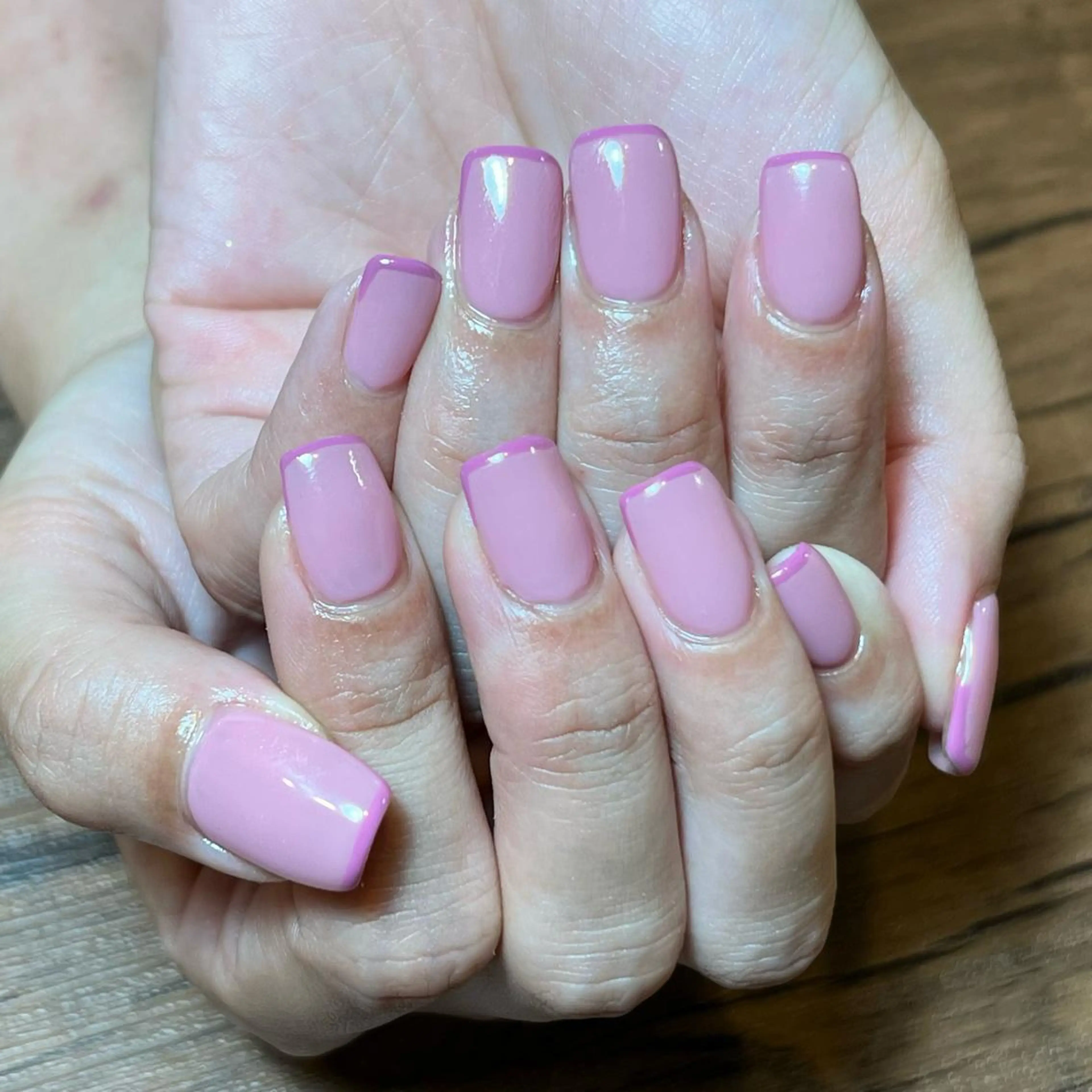 ネイル フレンチネイル ハンドネイル HENRIETTA NAILSALONのネイルデザイン