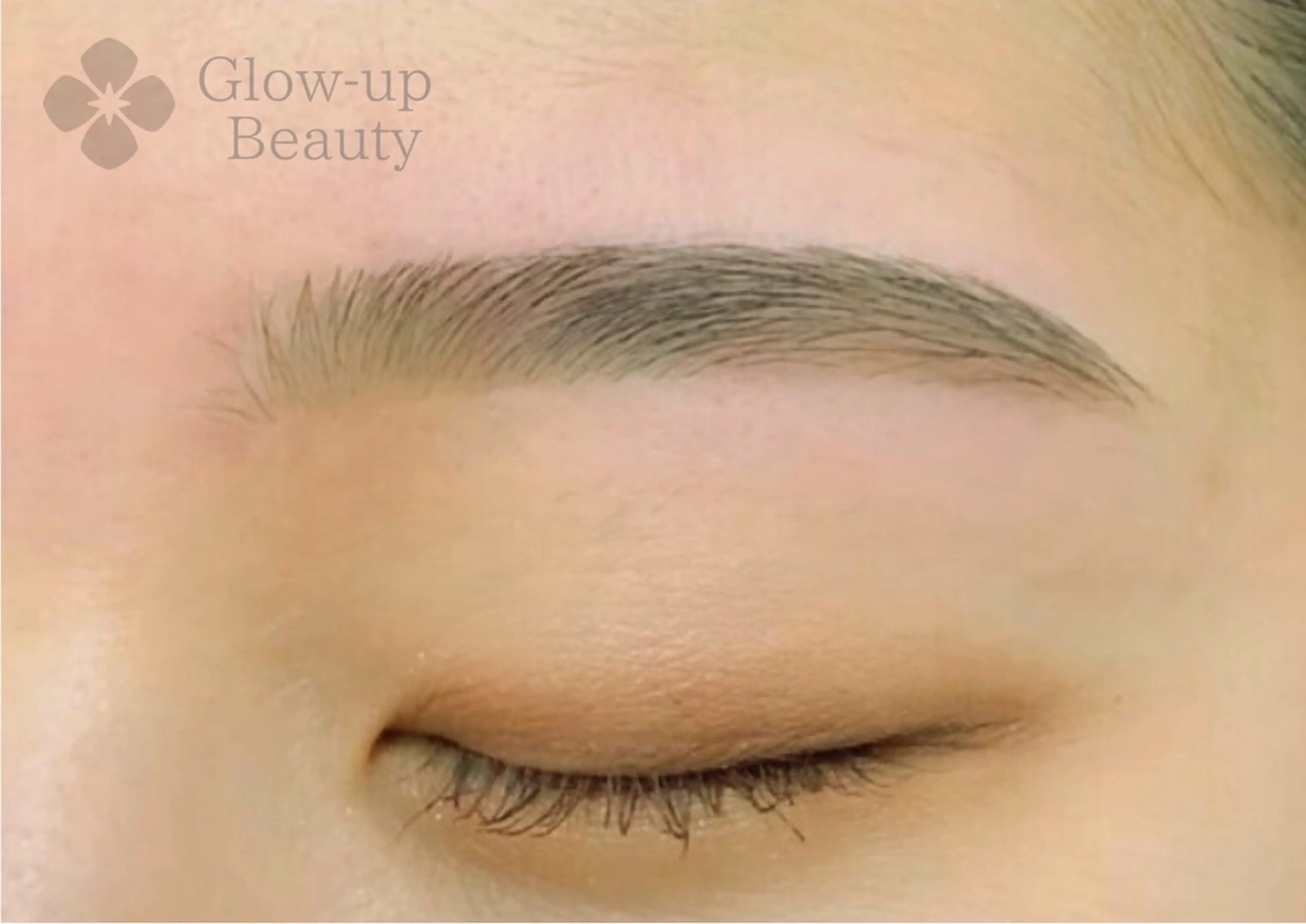 メンズ アイブロウ 眉毛ワックス脱毛 すみれGlow-up Beautyのマツエク・マツパデザイン