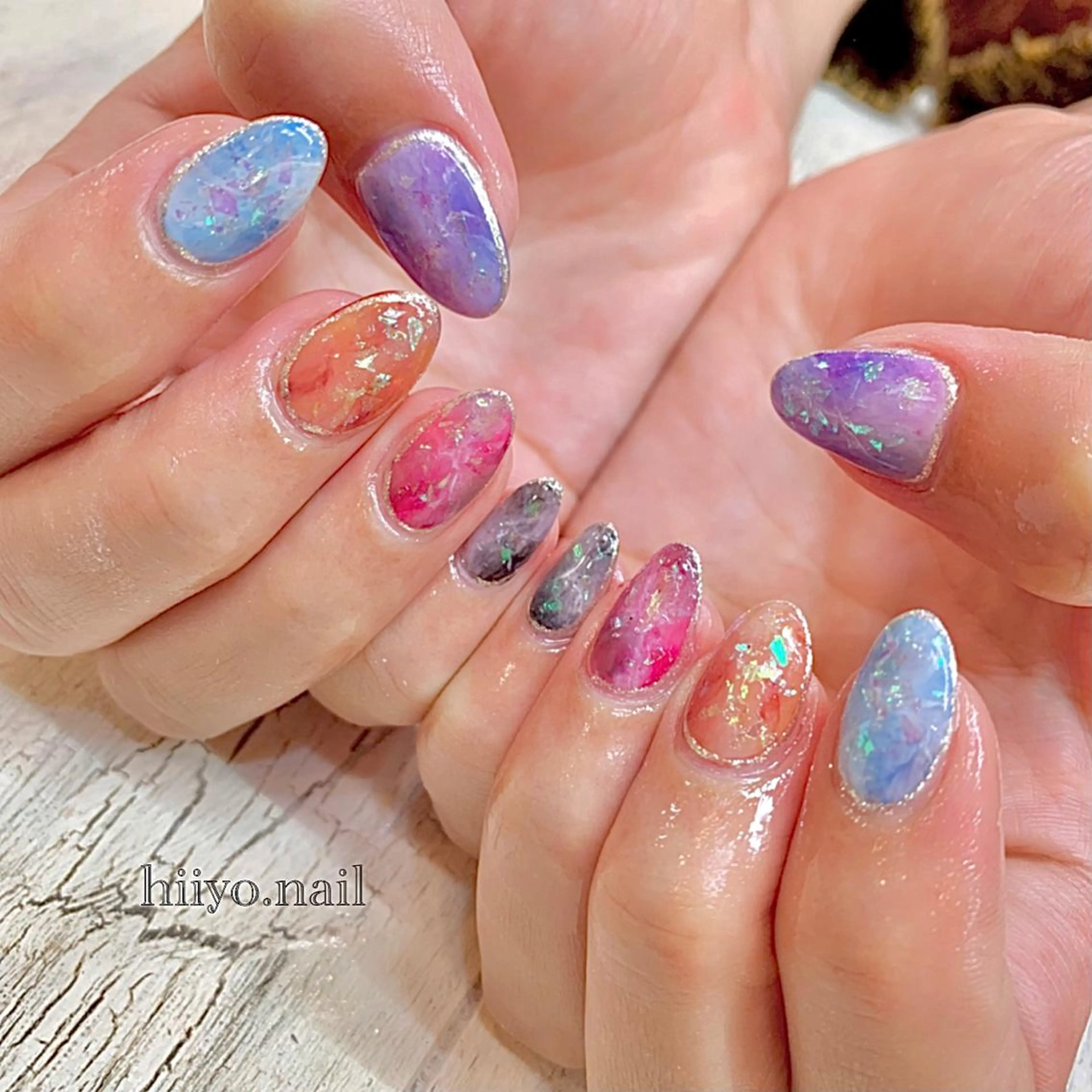 ネイル キラキラネイル ハンドネイル hiyo🫧ネイル /渋谷💍🎀のネイルデザイン
