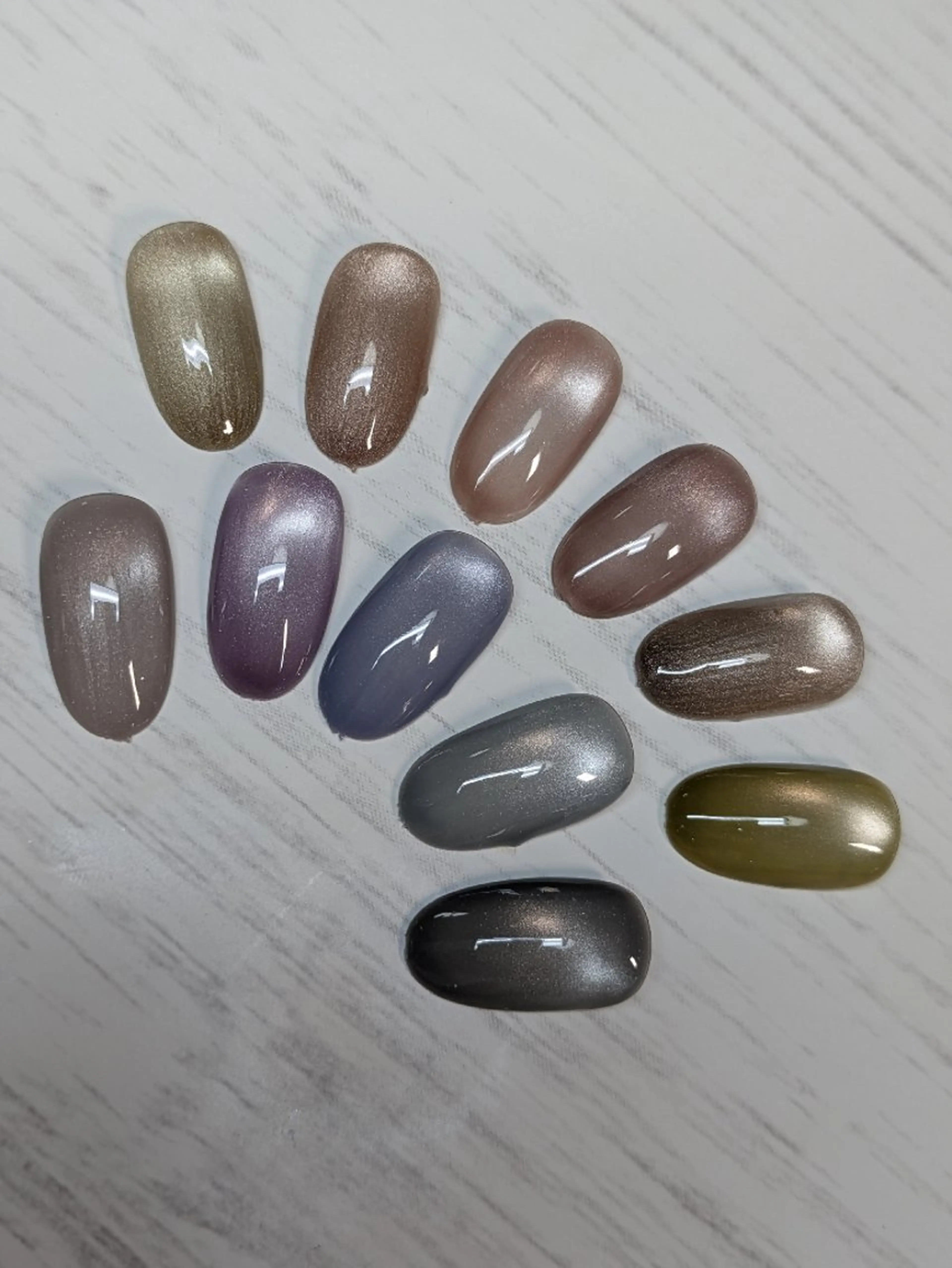 選べる11色♪人気のマグネットネイルが特別価格♪の写真