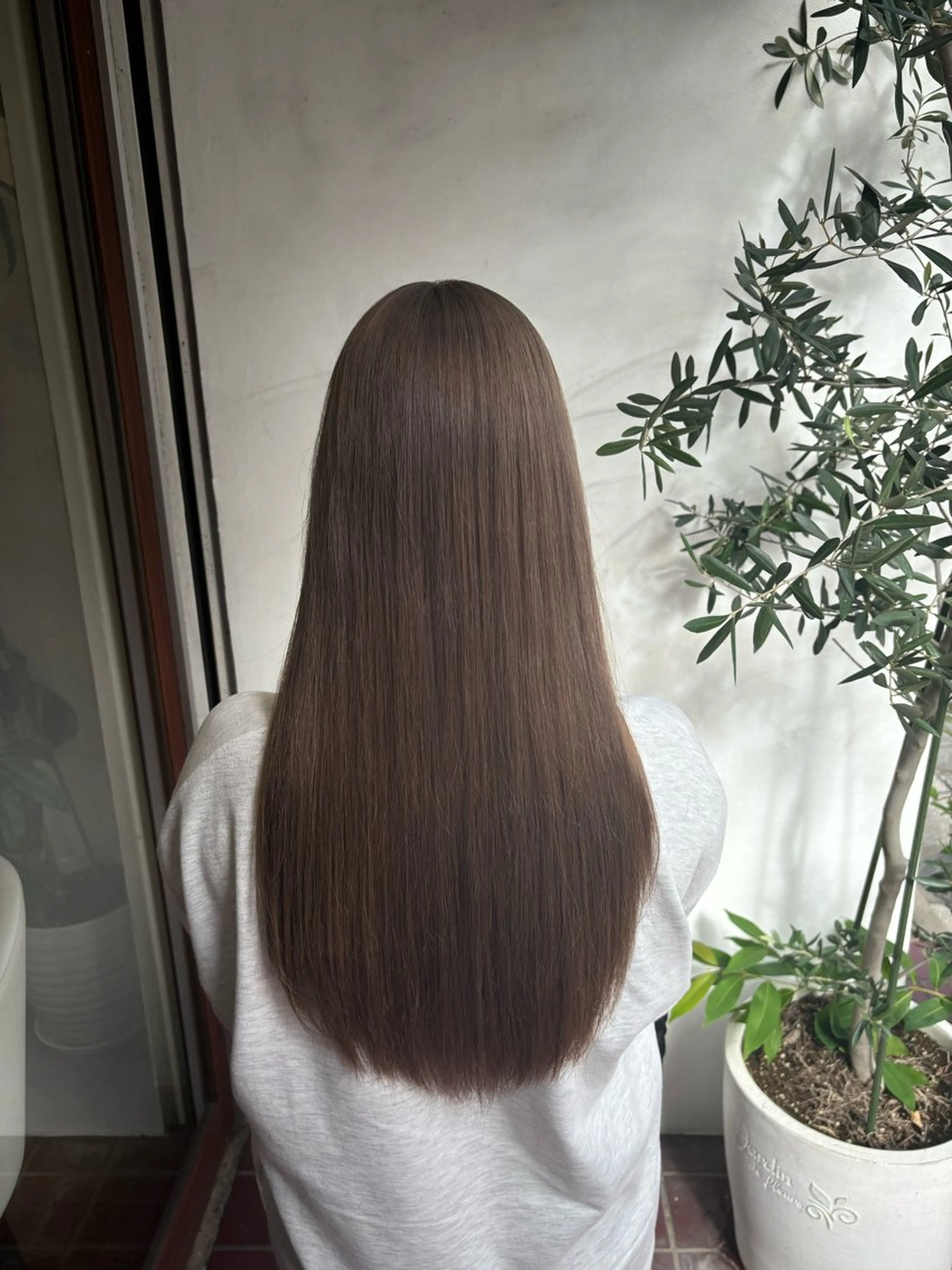 ロング カラー 岩田 ひよりのヘアスタイル