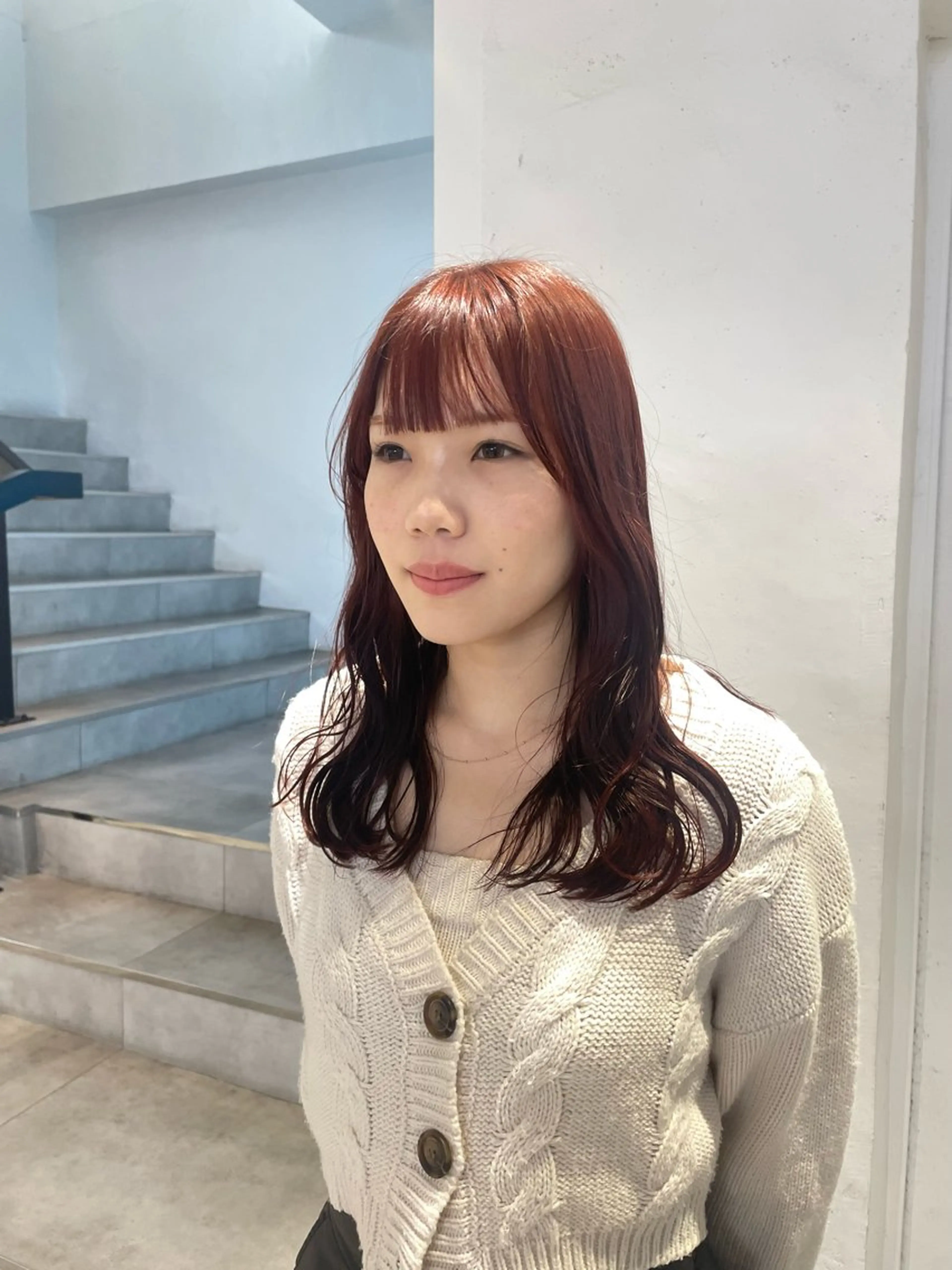 ミディアム カラー ヘアカラー 🌟暖色系ハイトーン 🌟AIのヘアスタイル