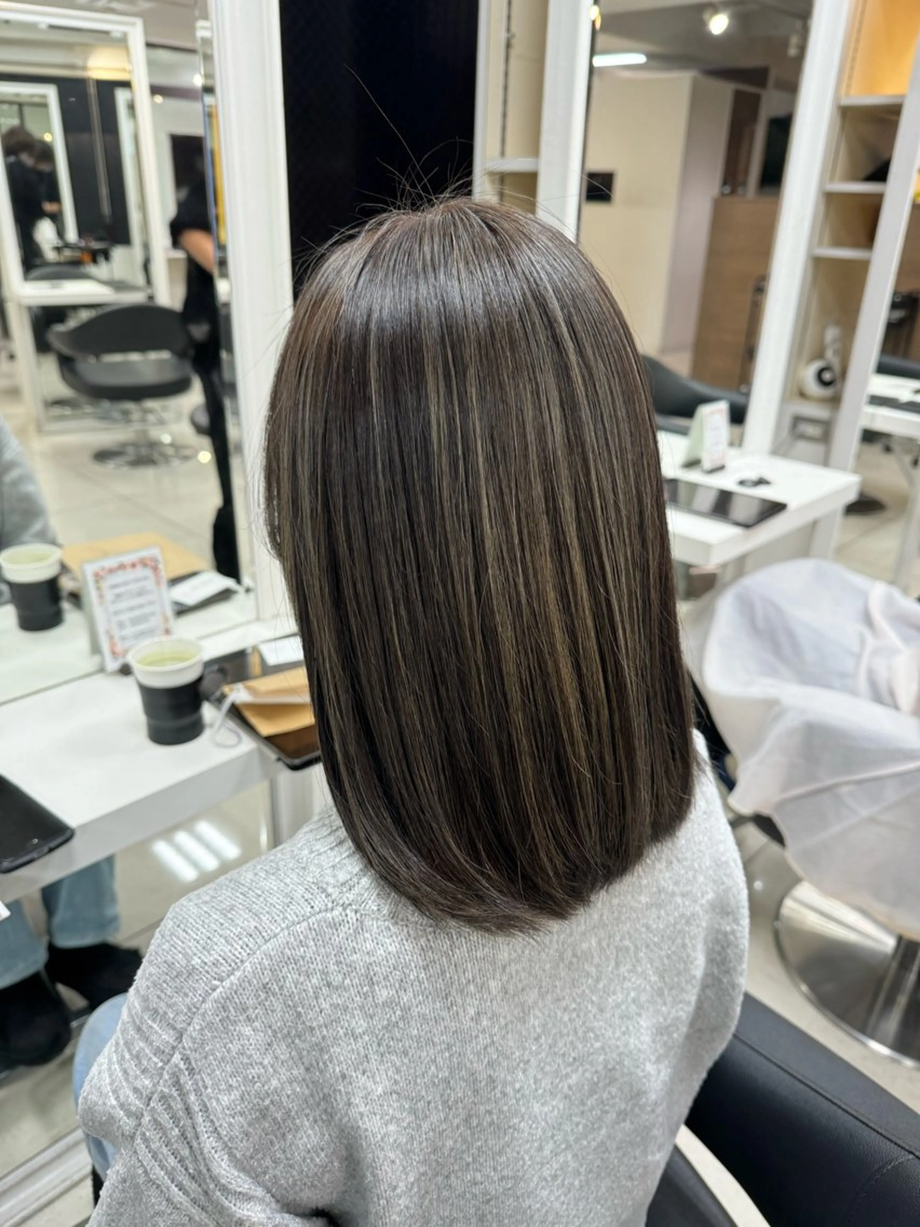 ミディアム カラー ハイライトカラー イルミナカラー ハイライト カット ヘアカラー トリートメント 【デザインカラー】 粥川佳日望のヘアスタイル