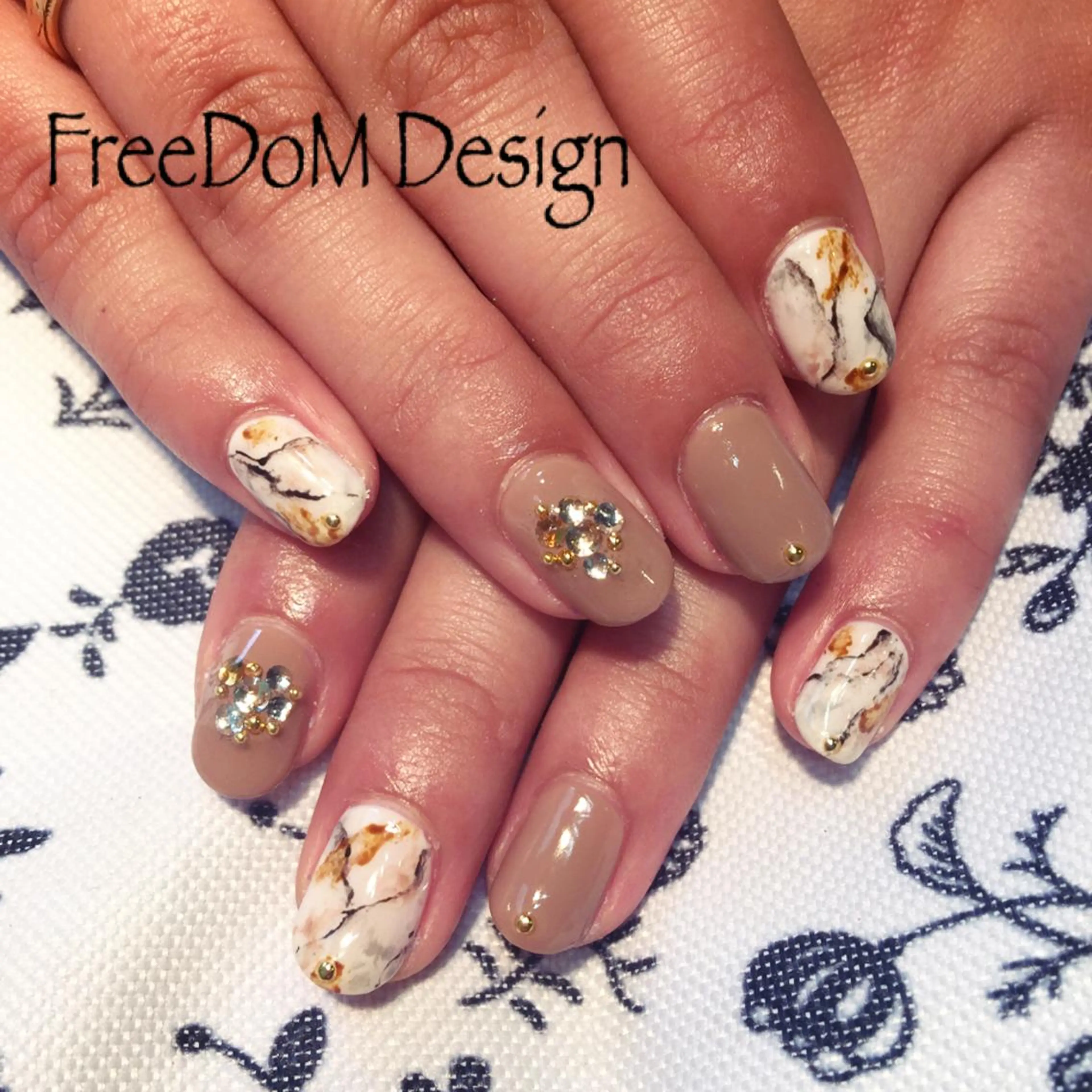 ネイル アートネイル ＦreeDoＭ   Design所属・W KUMIのネイルデザイン
