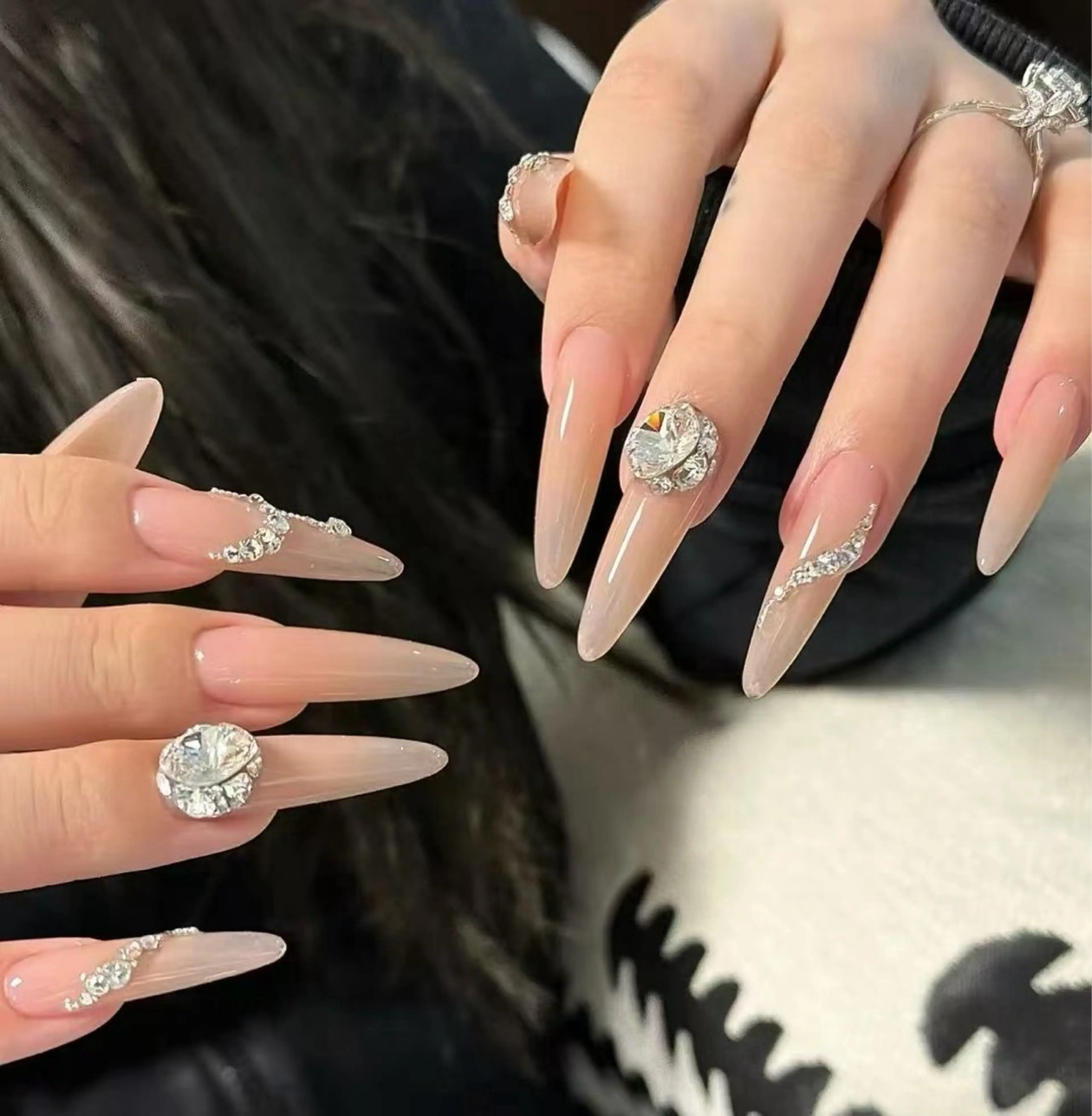 ネイル オーロラネイル フラワーネイル フットネイル フレンチネイル ジェルネイル ハンドネイル BabyYouMi nailのネイルデザイン