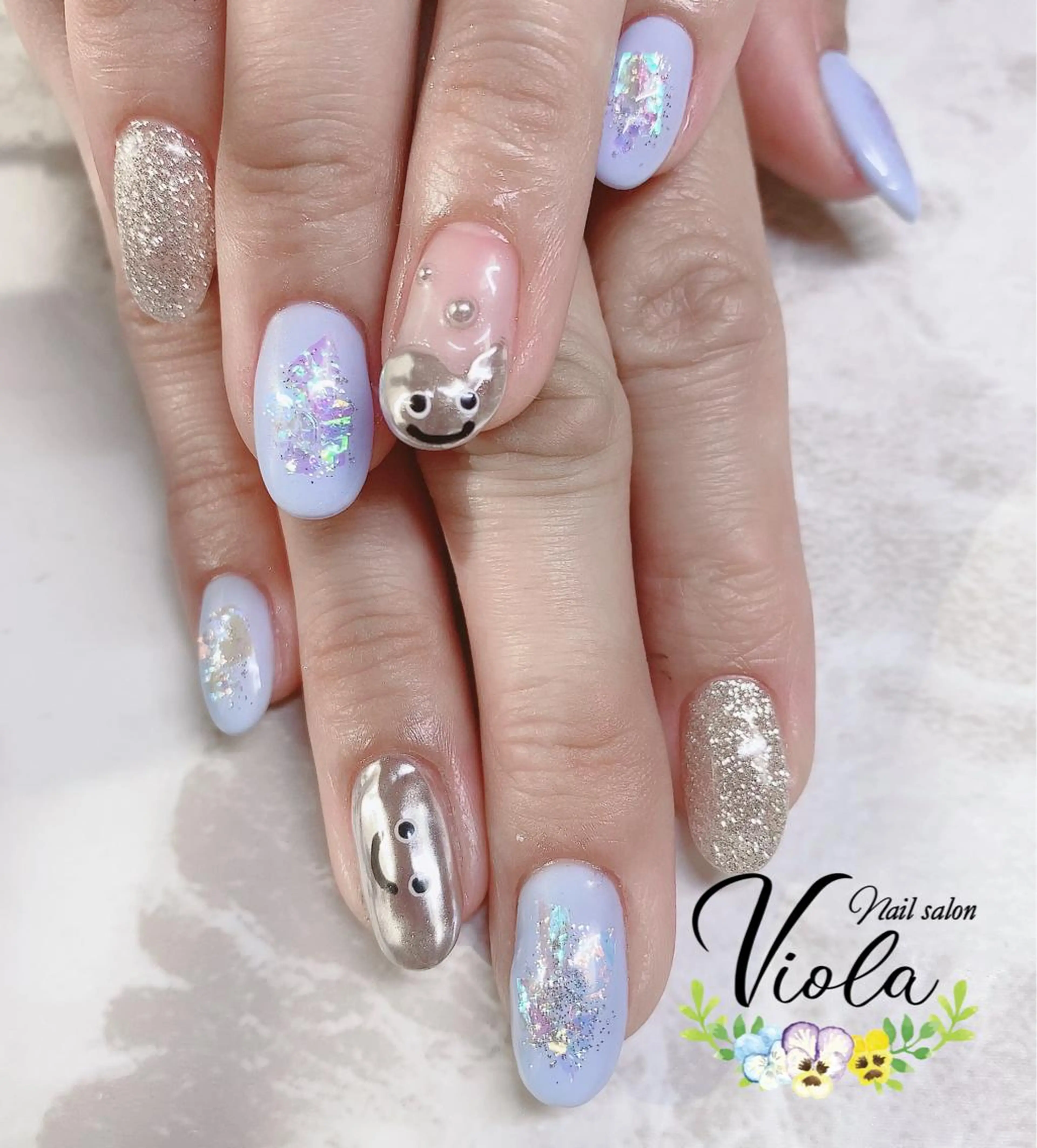 ネイル ブルー キラキラネイル ワンカラーネイル ハンドネイル Nailsalon Viola所属・ネイルサロン Violaのネイルデザイン