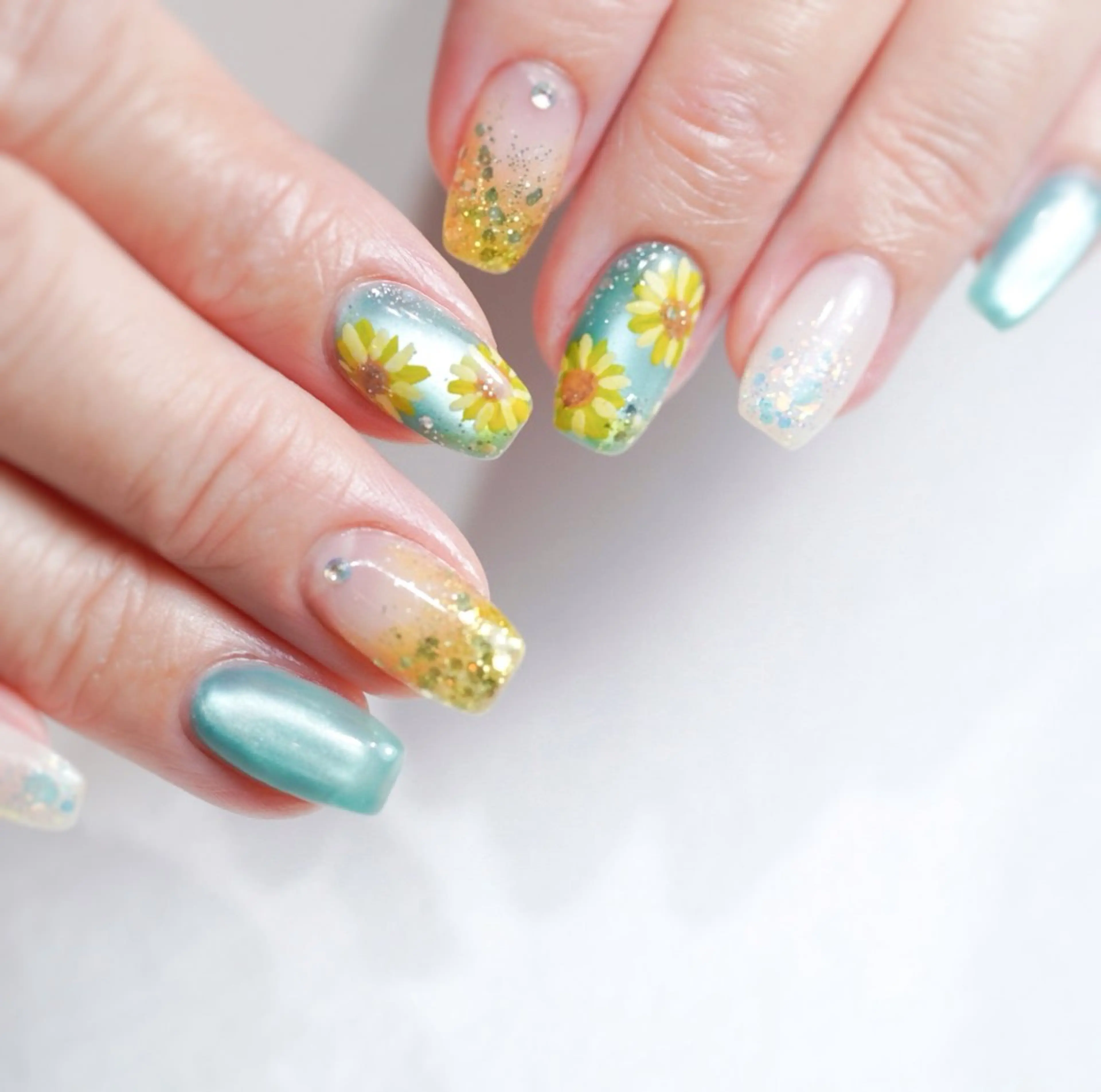 ミディアム ハンドネイル Re nail所属・Re nailのネイルデザイン
