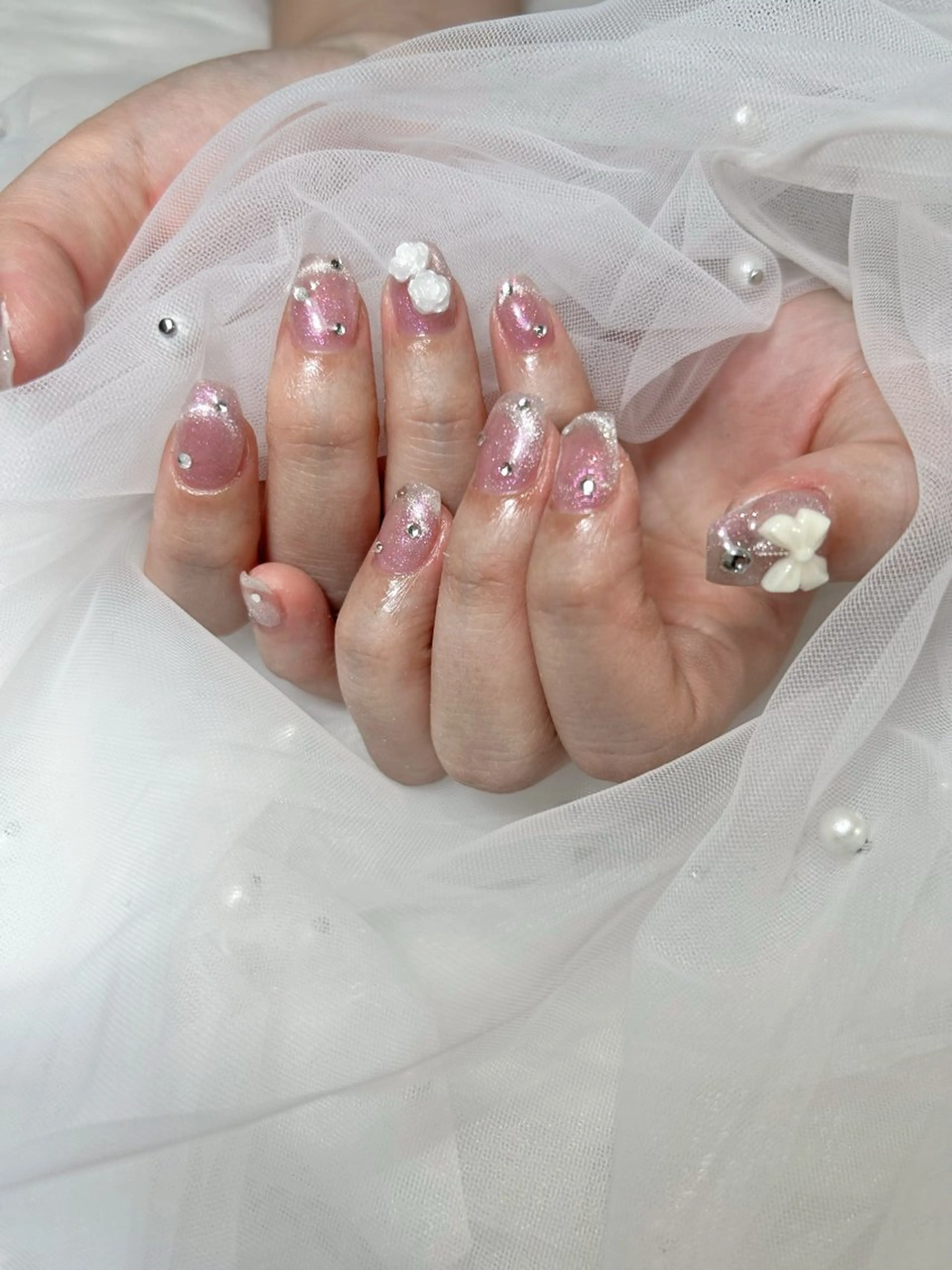 ネイル アートネイル 桜ネイル フレンチネイル ガラスフレンチ グラデーション ハンドネイル ハンドケア ミナ🌈 Laule'aのネイルデザイン