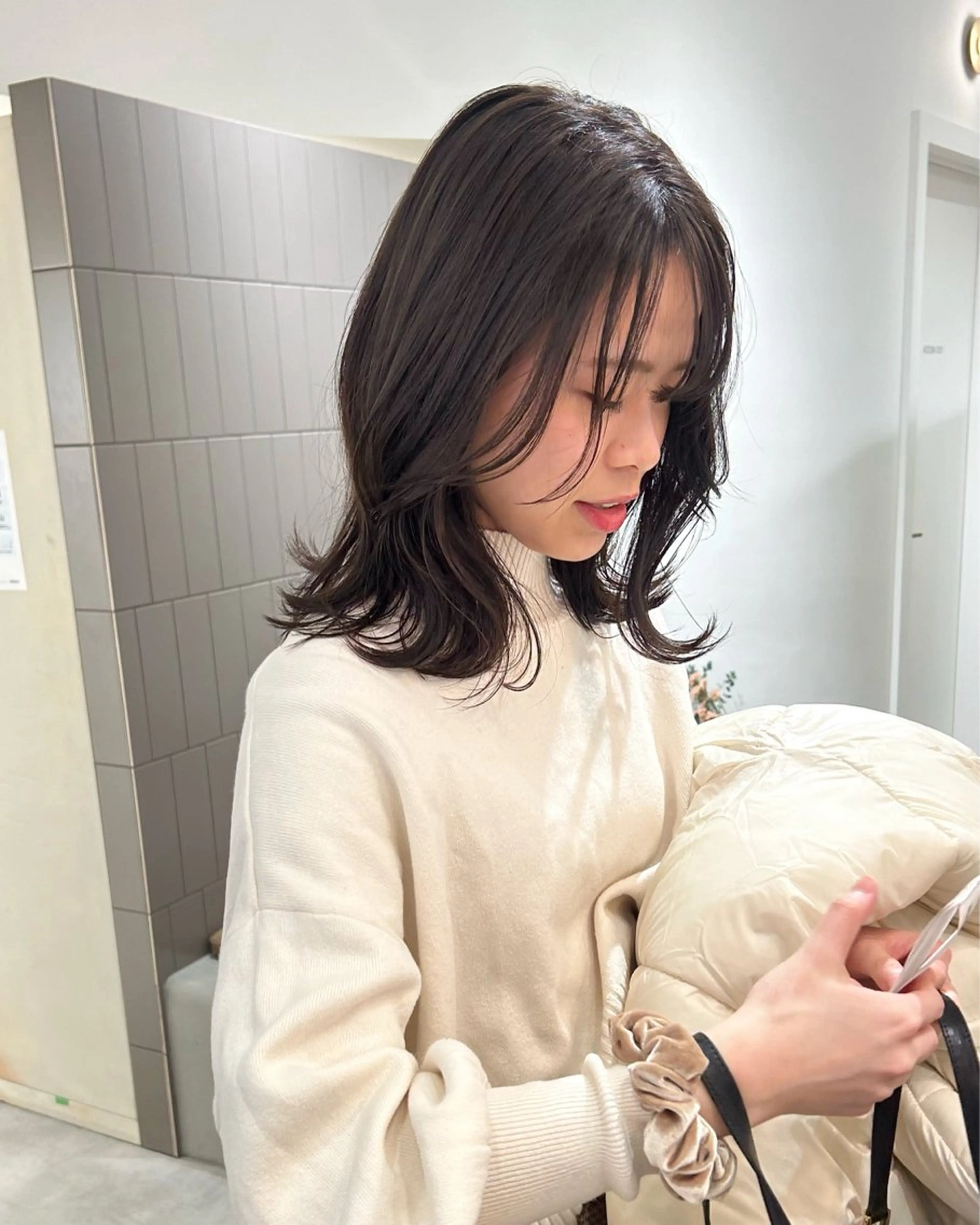 ミディアム カラー 透明感カラー カット ヘアカラー オリーブベージュ/ ブリーチなし透明感のヘアスタイル