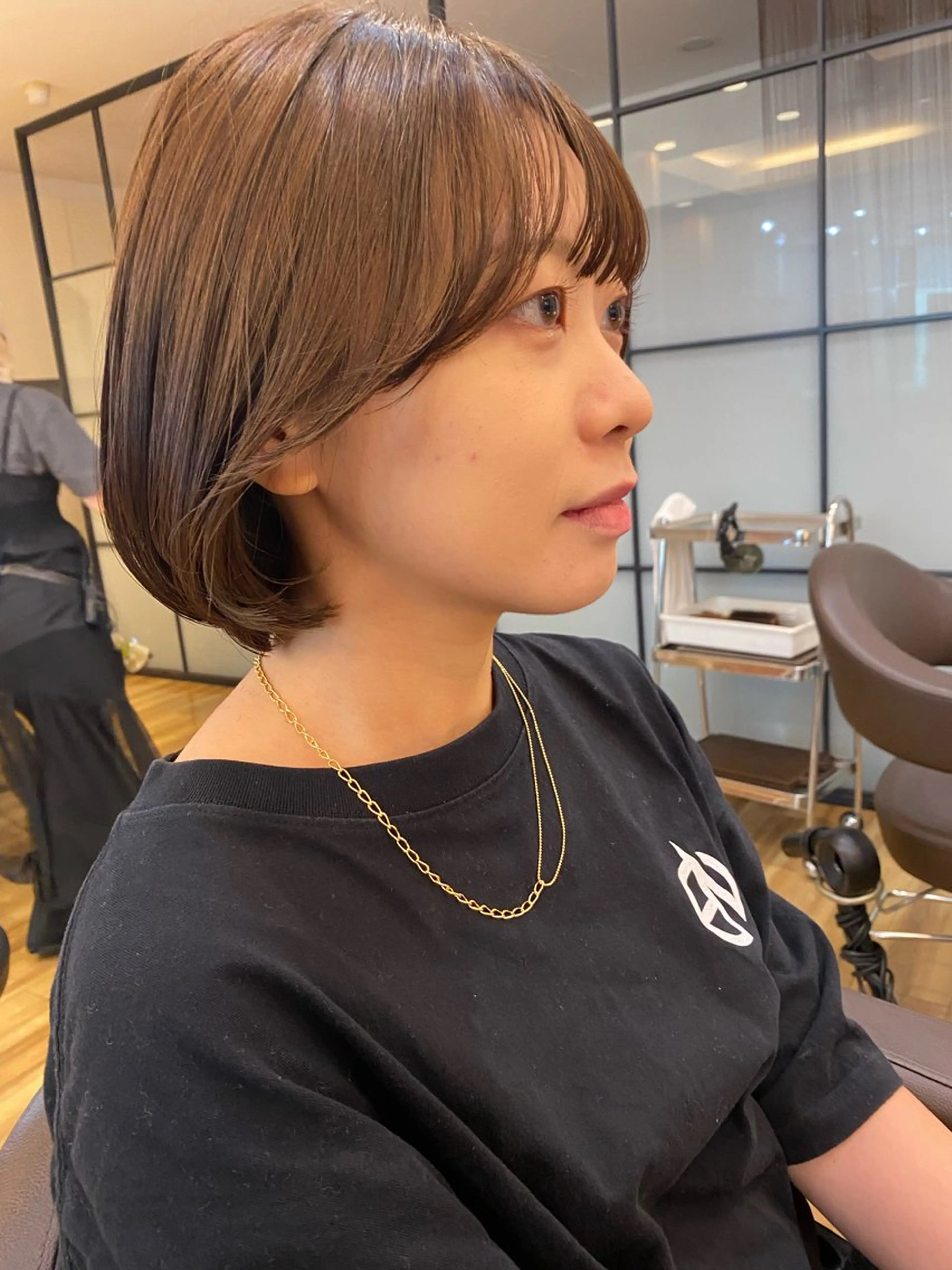 ショート カラー タンバルモリ カット ヘアカラー トリートメント レイヤーカット /透明感/千葉怜寿のヘアスタイル