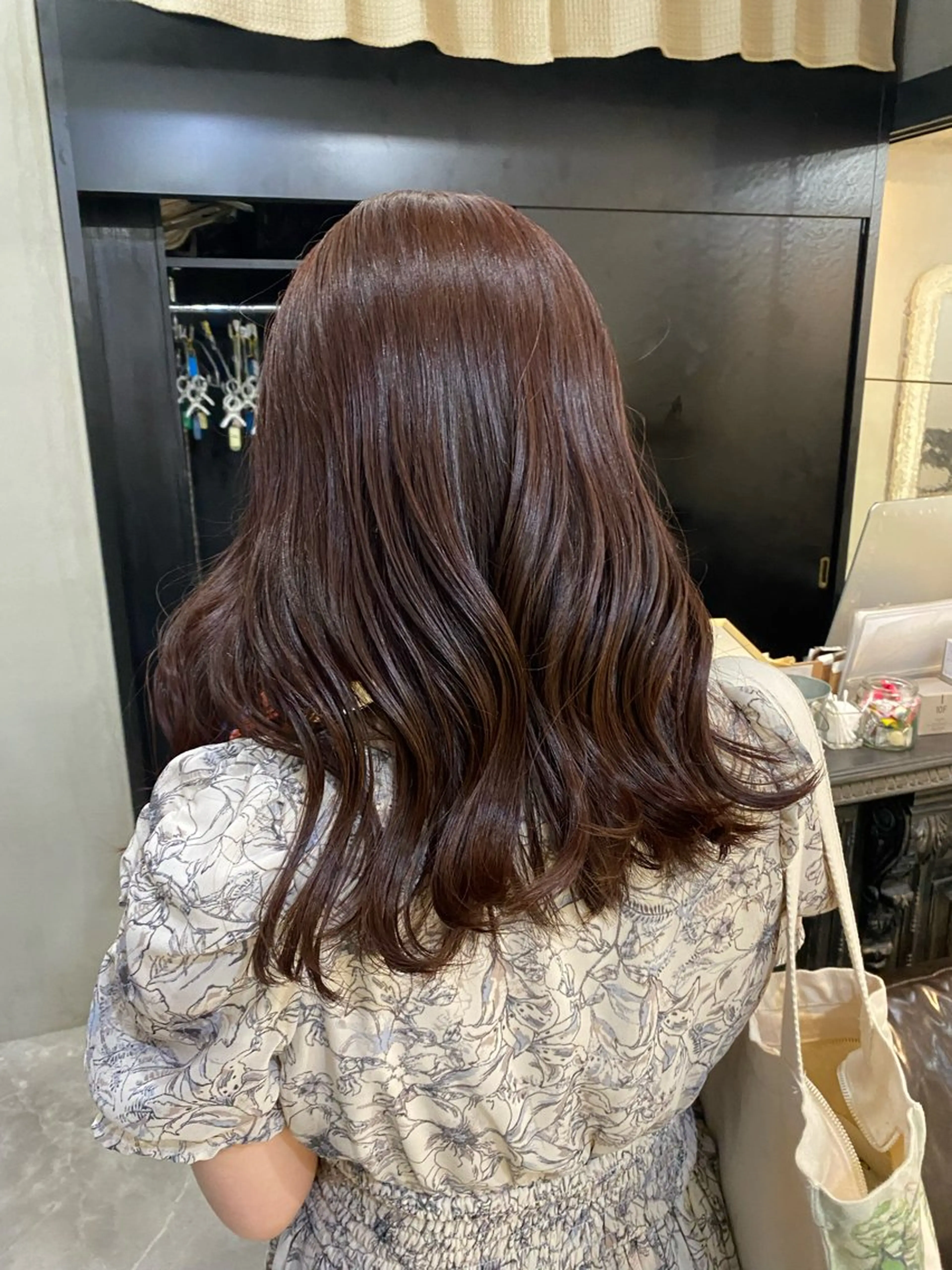 ロング ピンクブラウン ブリーチなしダブルカ ラー🩶manamiのヘアスタイル