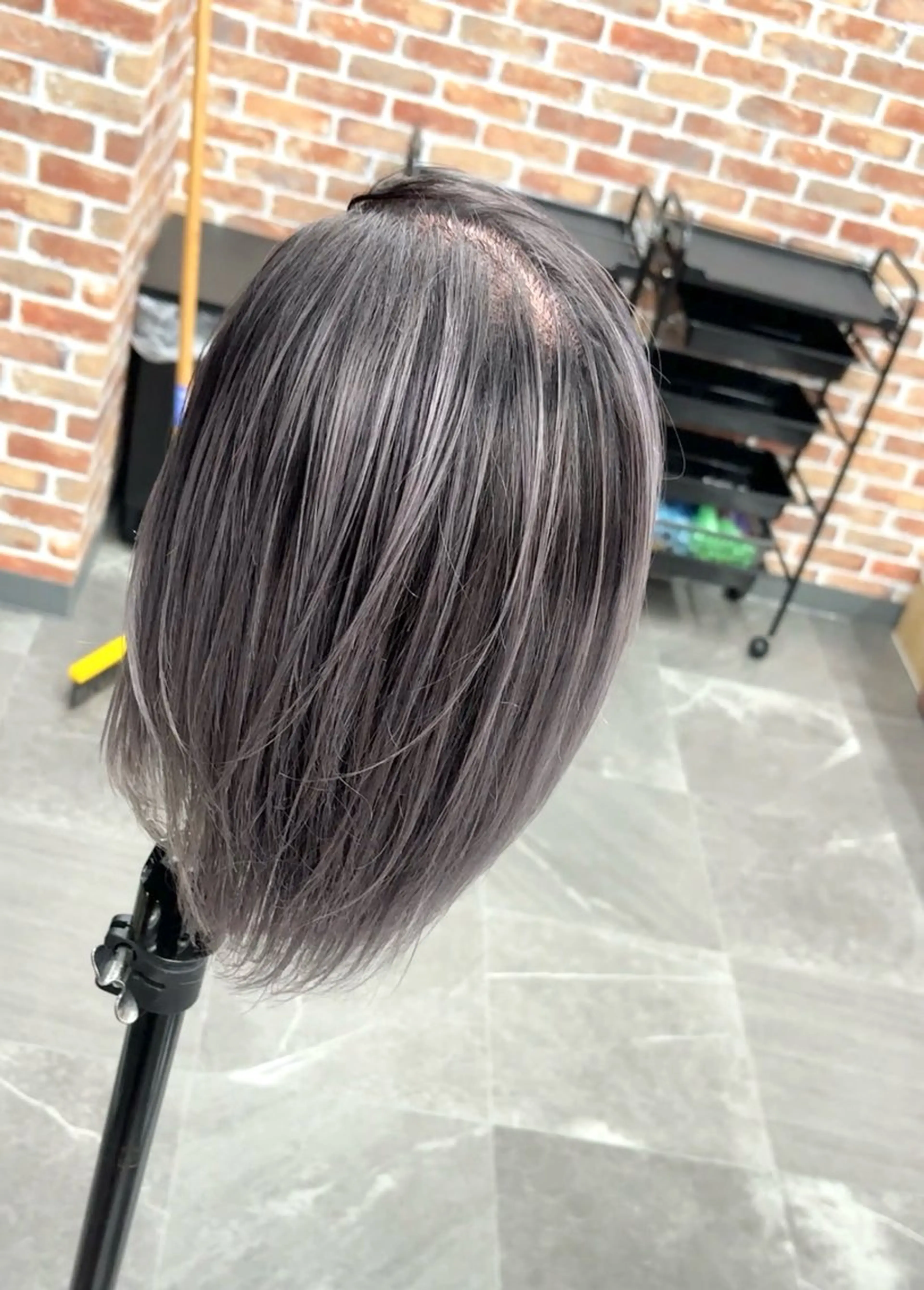 ミディアム カラー ブリーチ 外国人風カラー カット ヘアカラー ギャルの革命児 秀斗のヘアスタイル