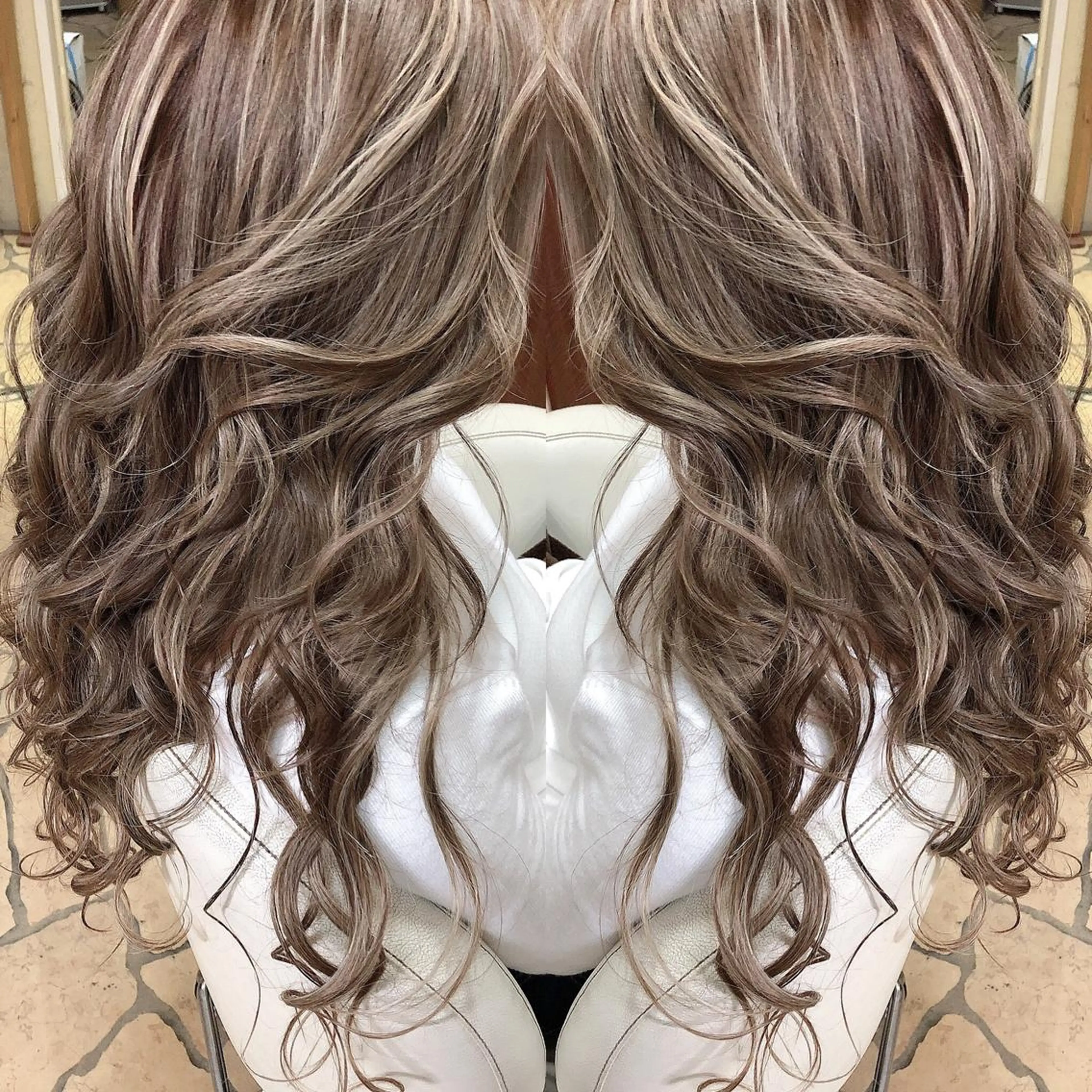 ロング カラー kr2s アメ村のヘアスタイル