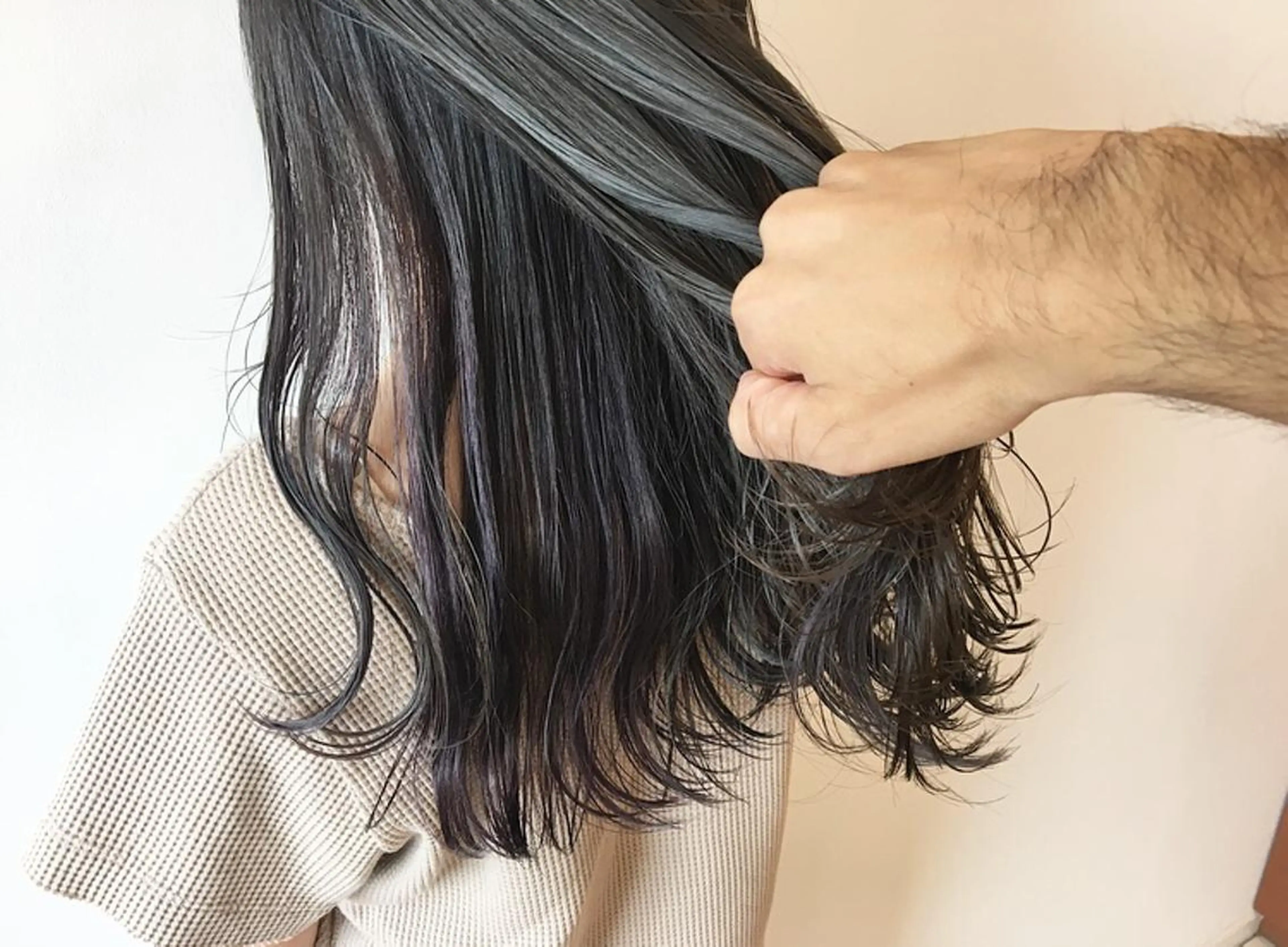 セミロング カラー アッシュ グレージュ インナーカラー ラベンダーカラー ラベンダーアッシュ カット ヘアカラー トリートメント 鈴木 翔梧のヘアスタイル