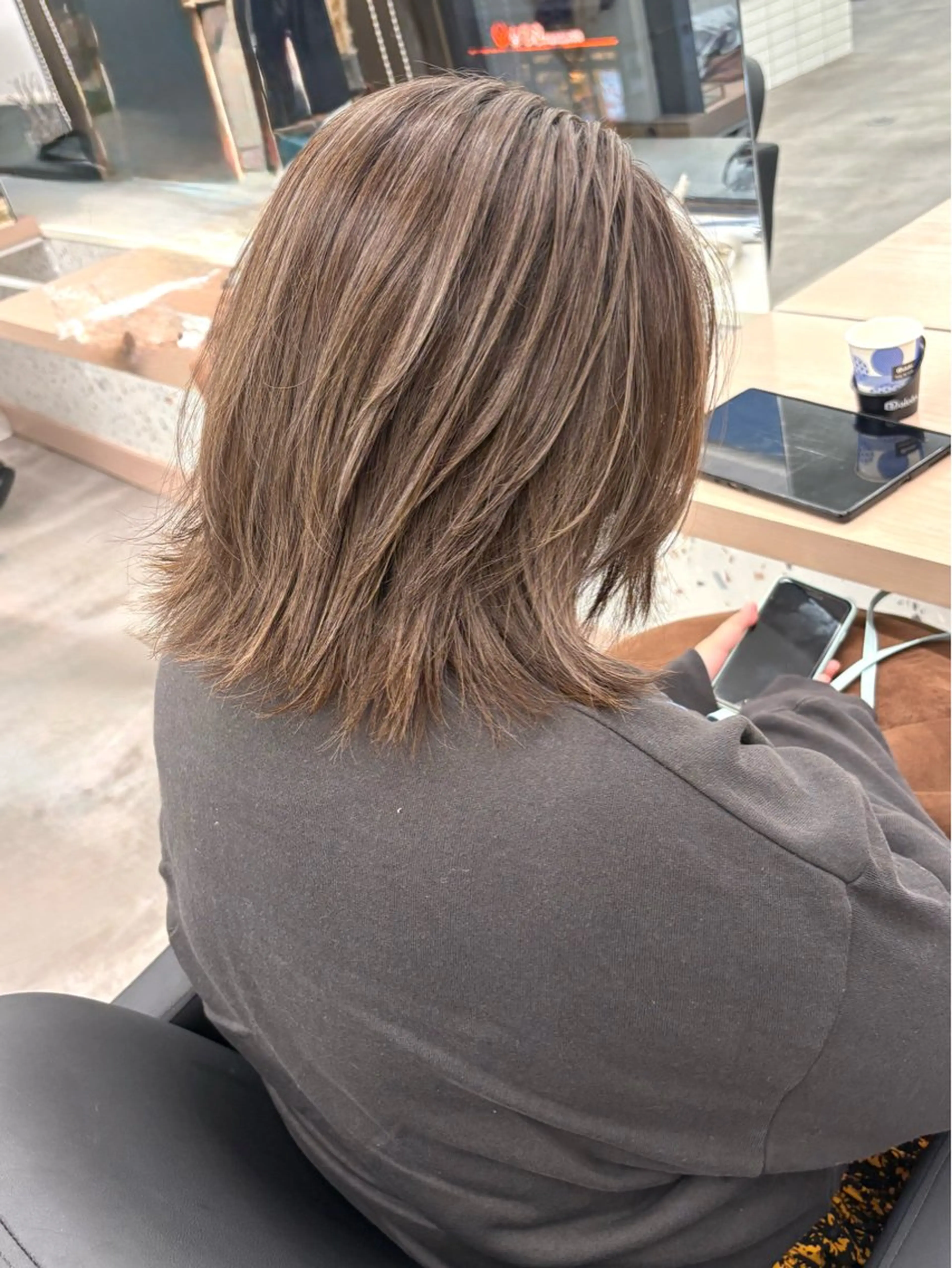 ミディアム ハイライト ヘアカラー トリートメント Ⓜ︎iyu🌊/ハイ ライト/海外風カラーのヘアスタイル