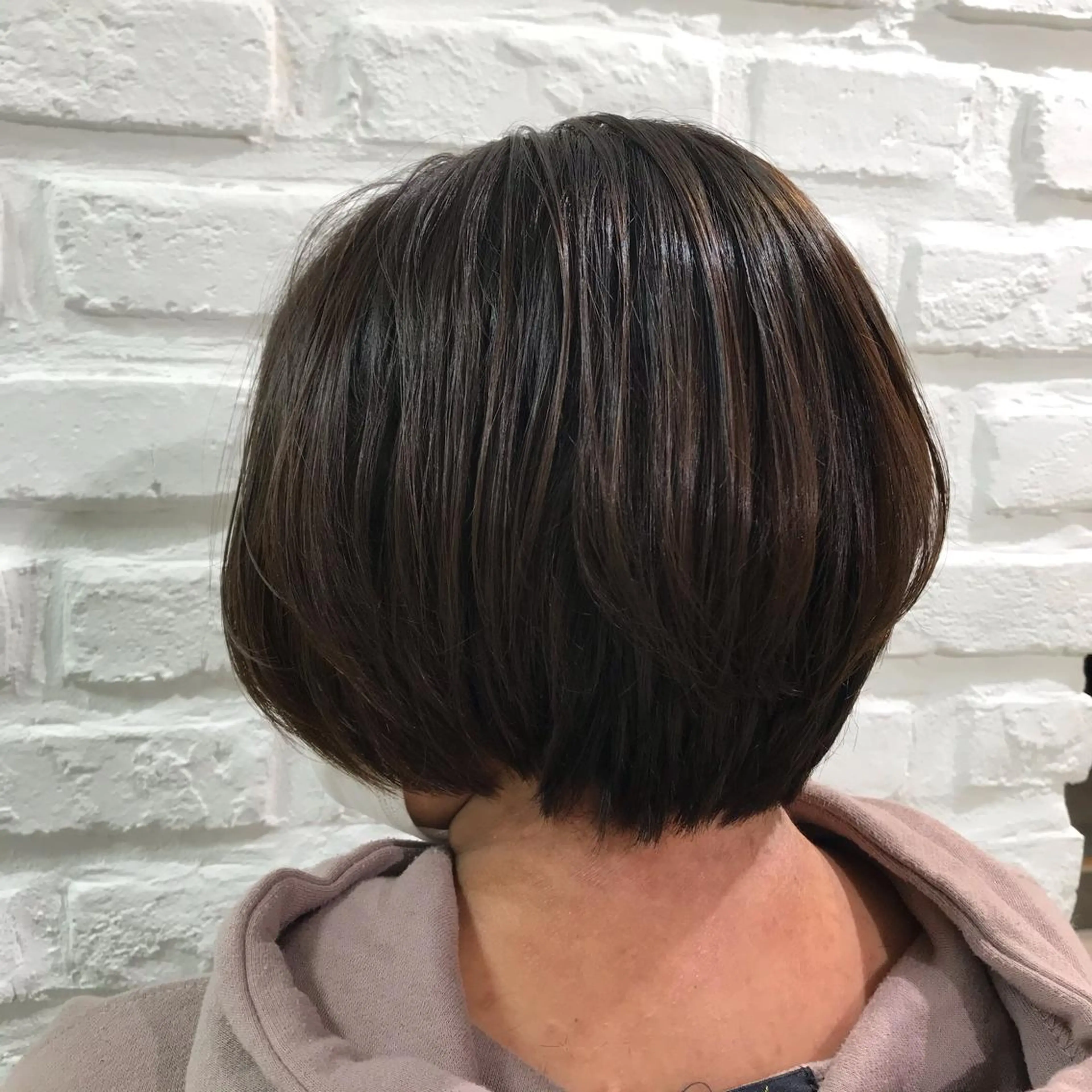 ミディアム カラー ショートボブ ベージュカラー イルミナカラー オリーブベージュ ボブ カット ヘアカラー トリートメント 暖色カラー💜 中山由梨のヘアスタイル