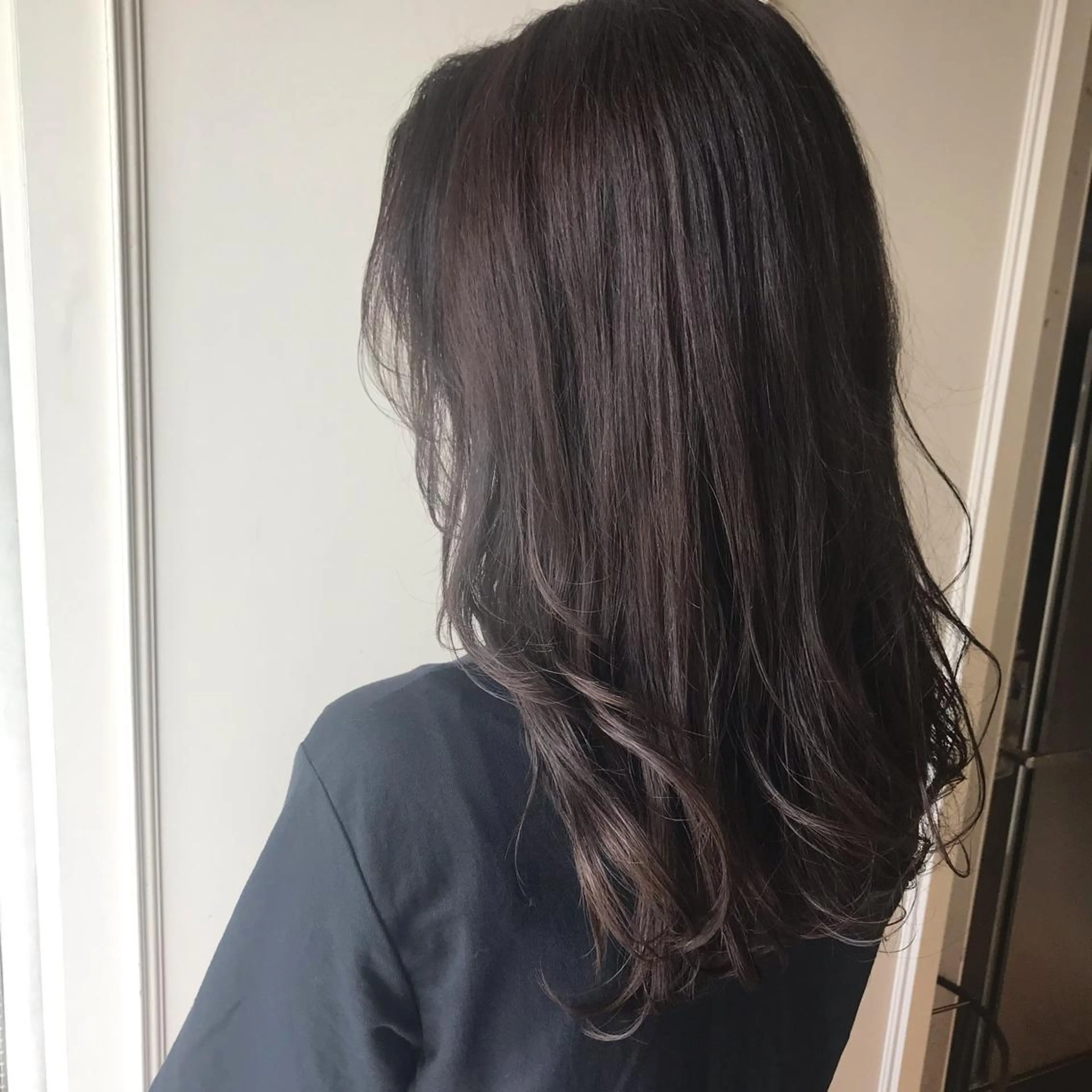 セミロング カラー ヘアアレンジ アッシュ ラベンダーカラー ラベンダーアッシュ レイヤーカット 再現度&髪質改善 LISAのヘアスタイル