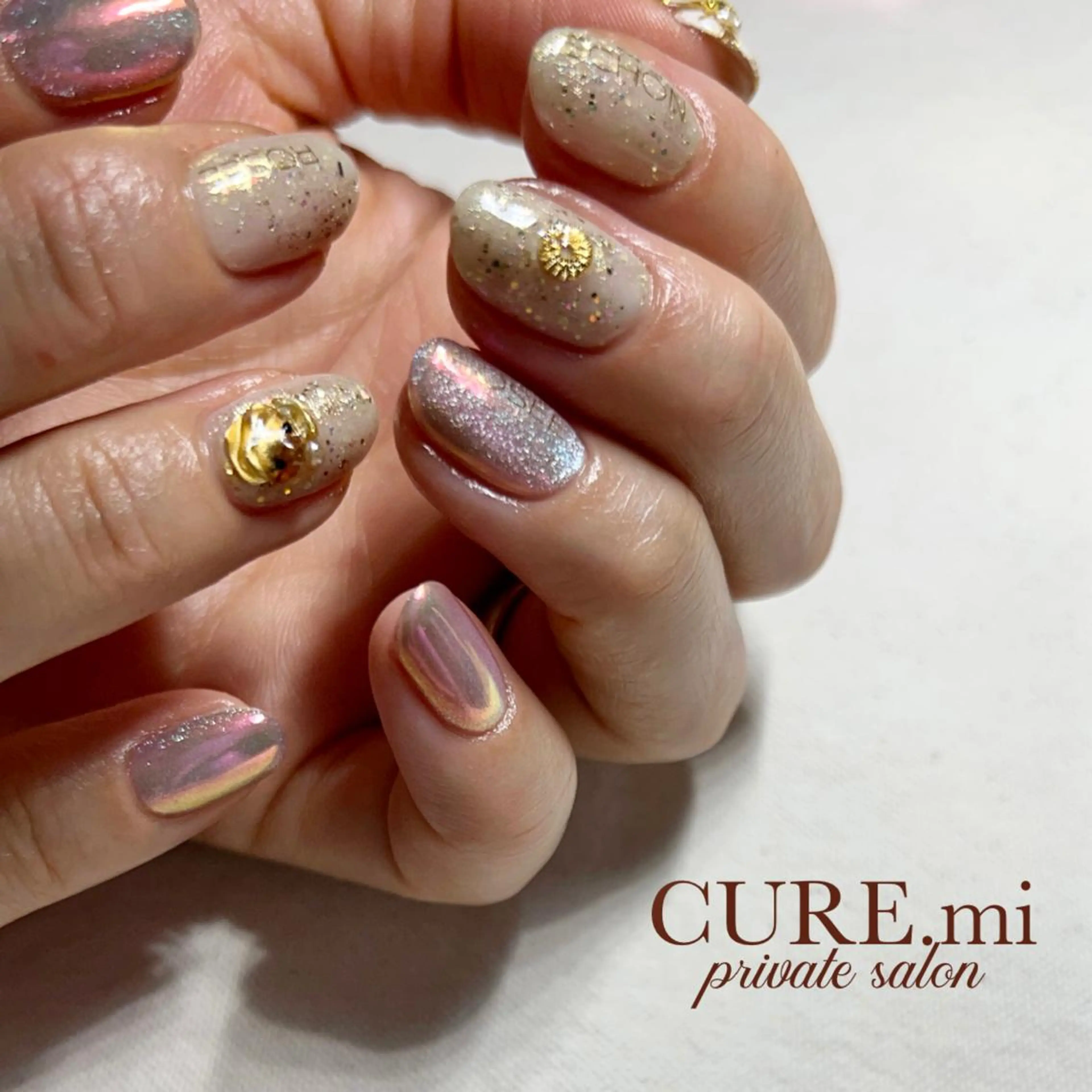 ネイル マグネットネイル ニュアンスネイル ハンドネイル ハンドケア CURE.mi所属・伊藤 美香のネイルデザイン