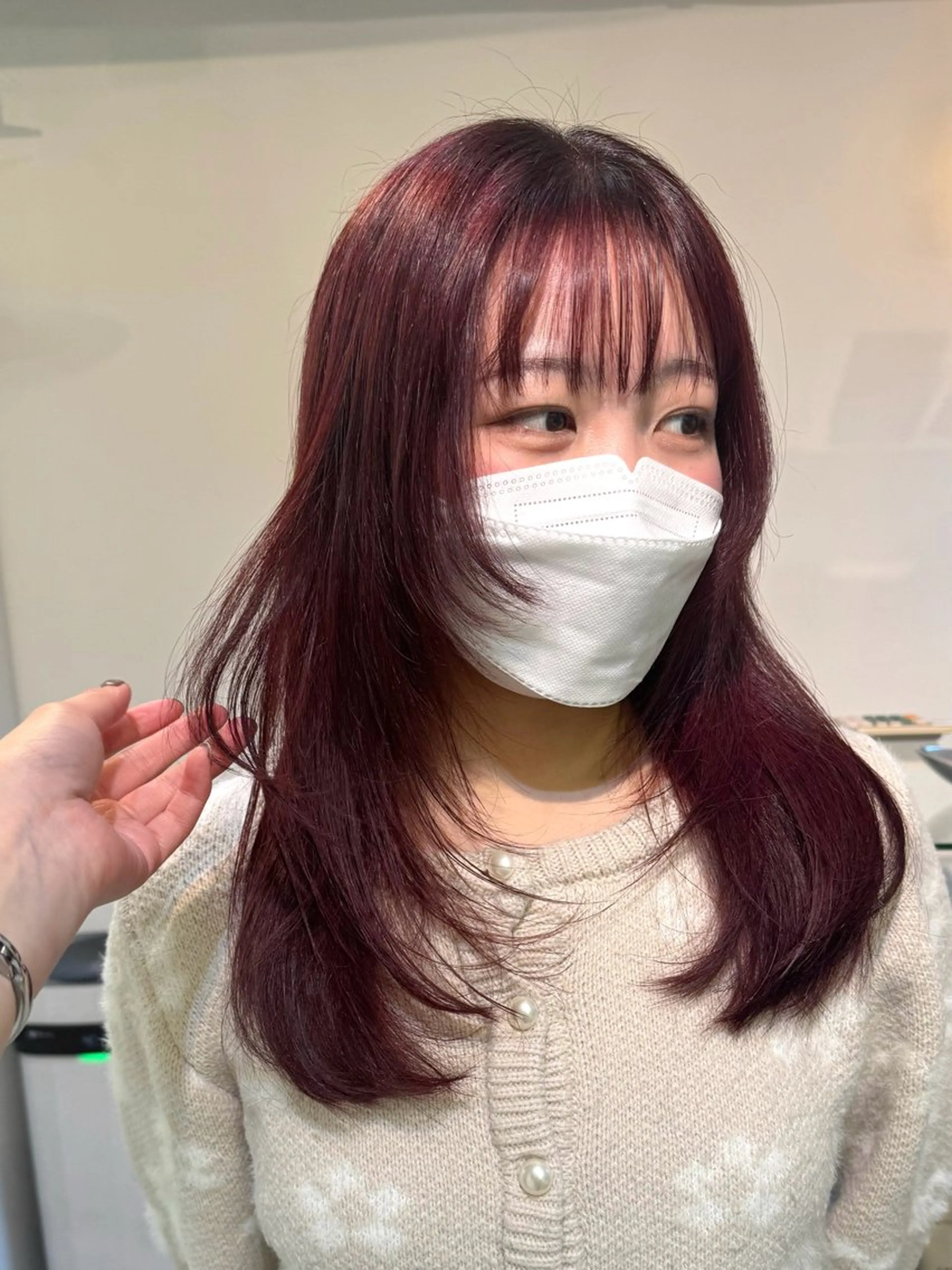ミディアム カラー ピンクカラー レッドカラー カット パーマ Seeknext // Rukaのヘアスタイル