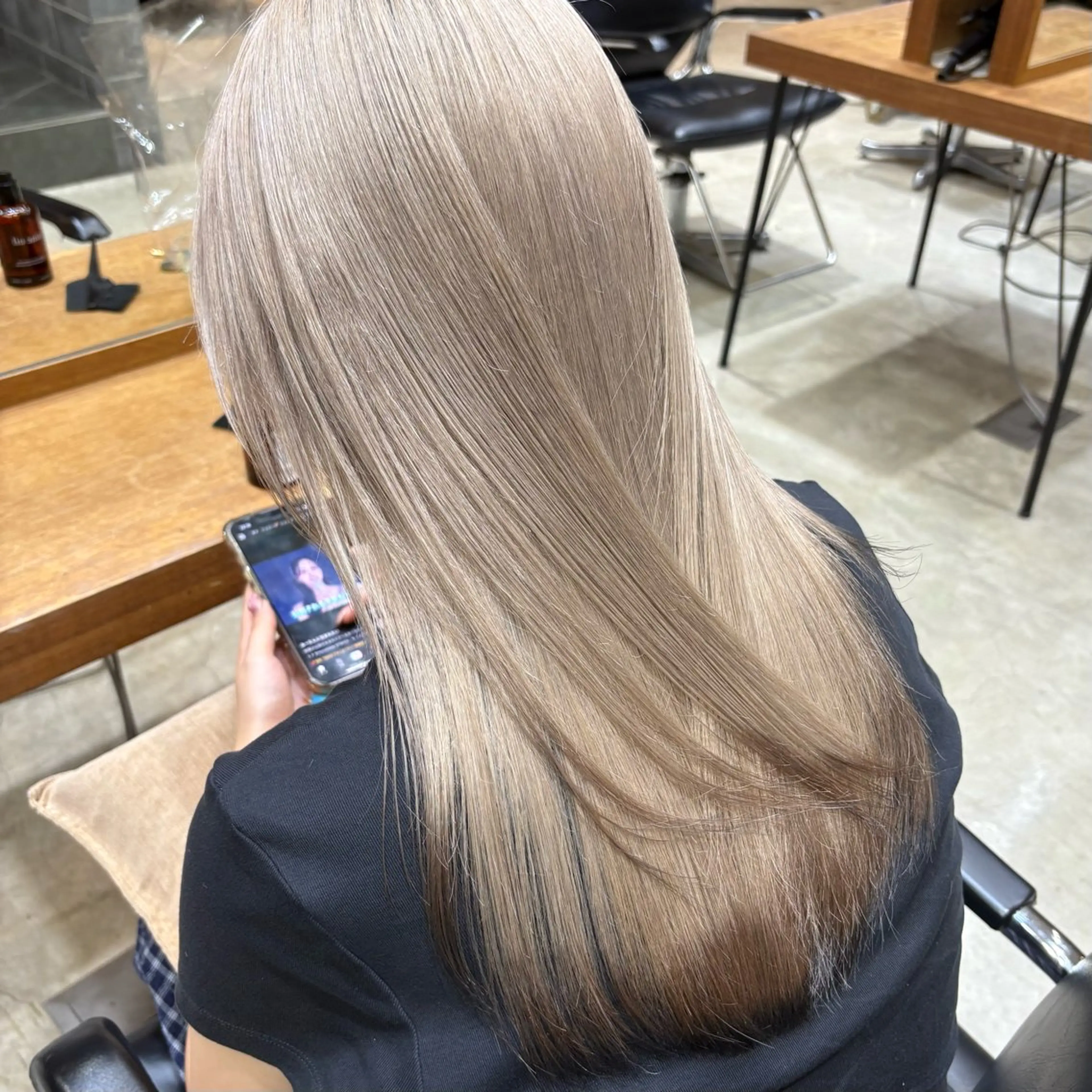 💔⋆✦デザインカラー🖤/ブリーチ込/ミニモ学割/𝐀𝐮𝐣𝐮𝐚 1step treatment 付の写真