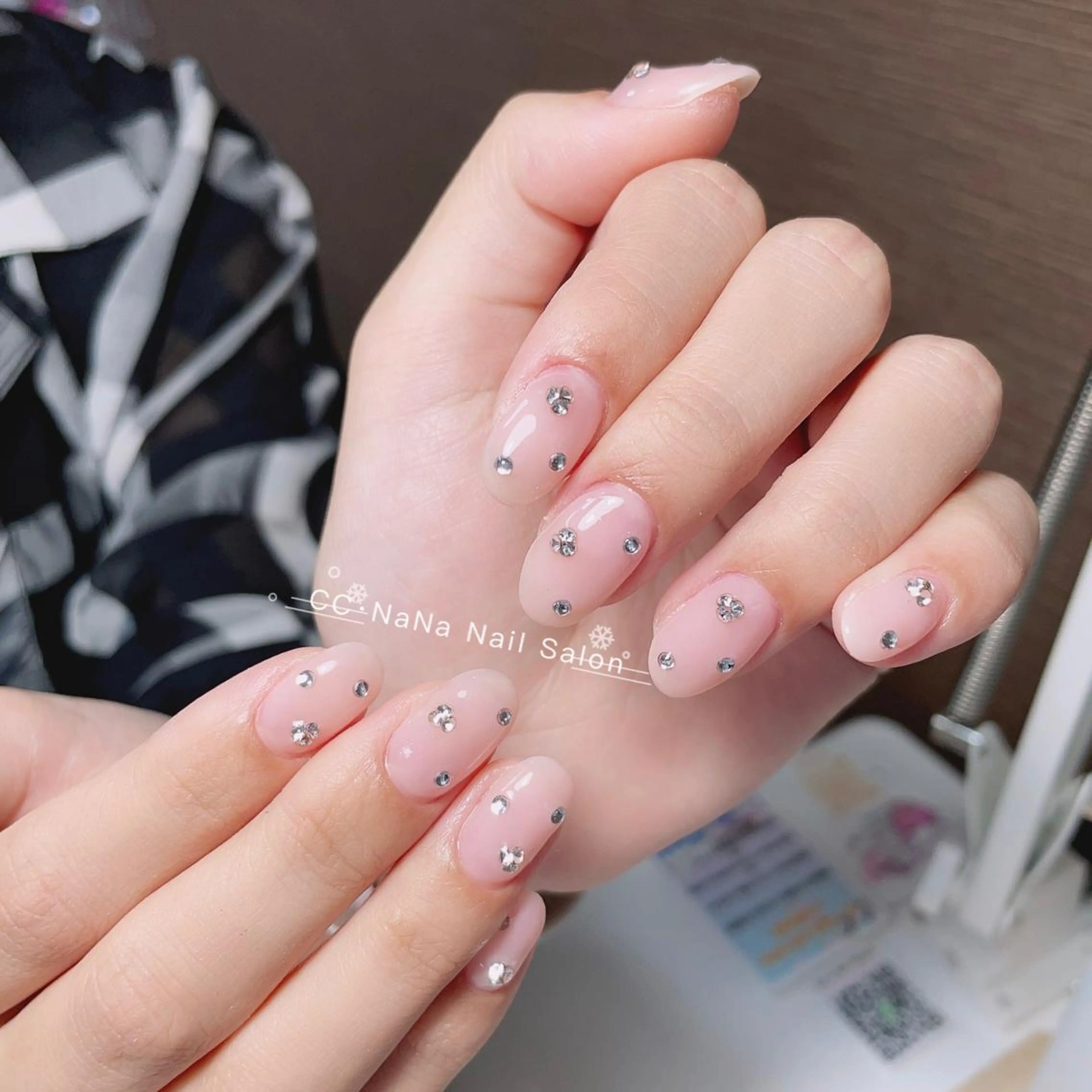 ネイル チークネイル フラッシュネイル ジェルネイル ハート キラキラネイル ハンドネイル 💎CC・NaNa 韓国風ネイル🌙のネイルデザイン