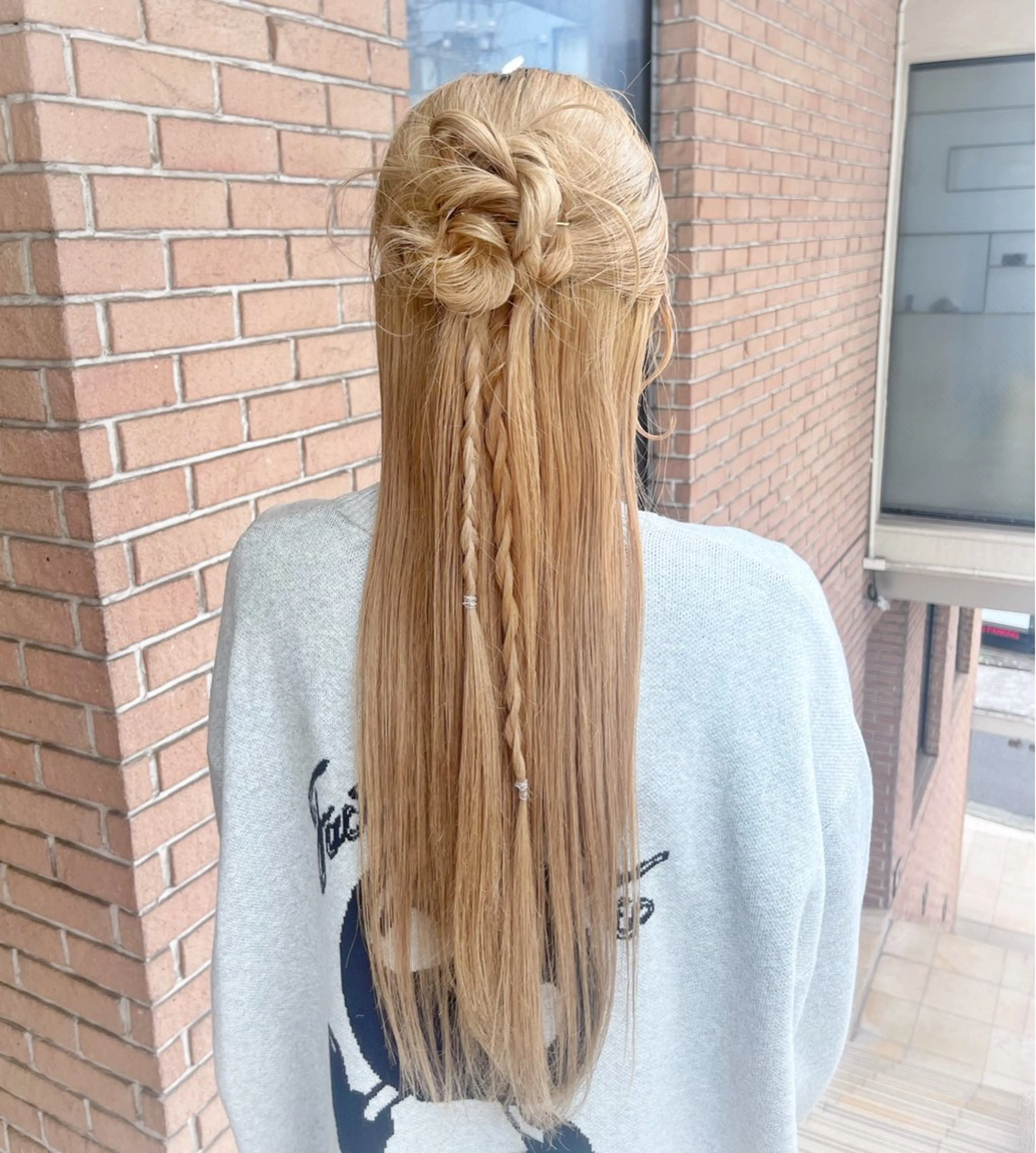 ロング ヘアアレンジ ヘアセット ピンクカラー🩷 ヘアセットＮＯ.1のヘアスタイル