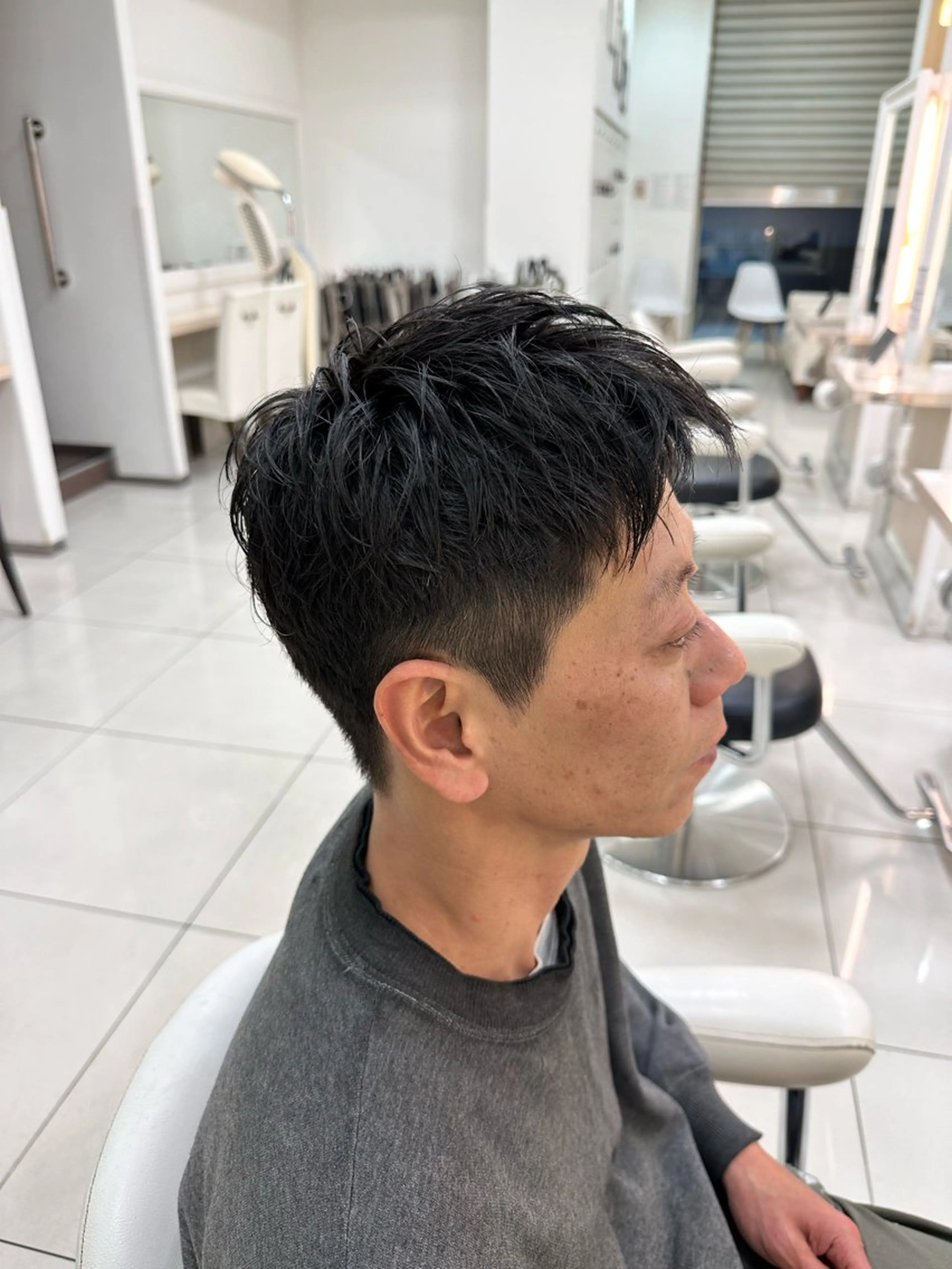 メンズ 刈り上げ 伊佐 愛のヘアスタイル