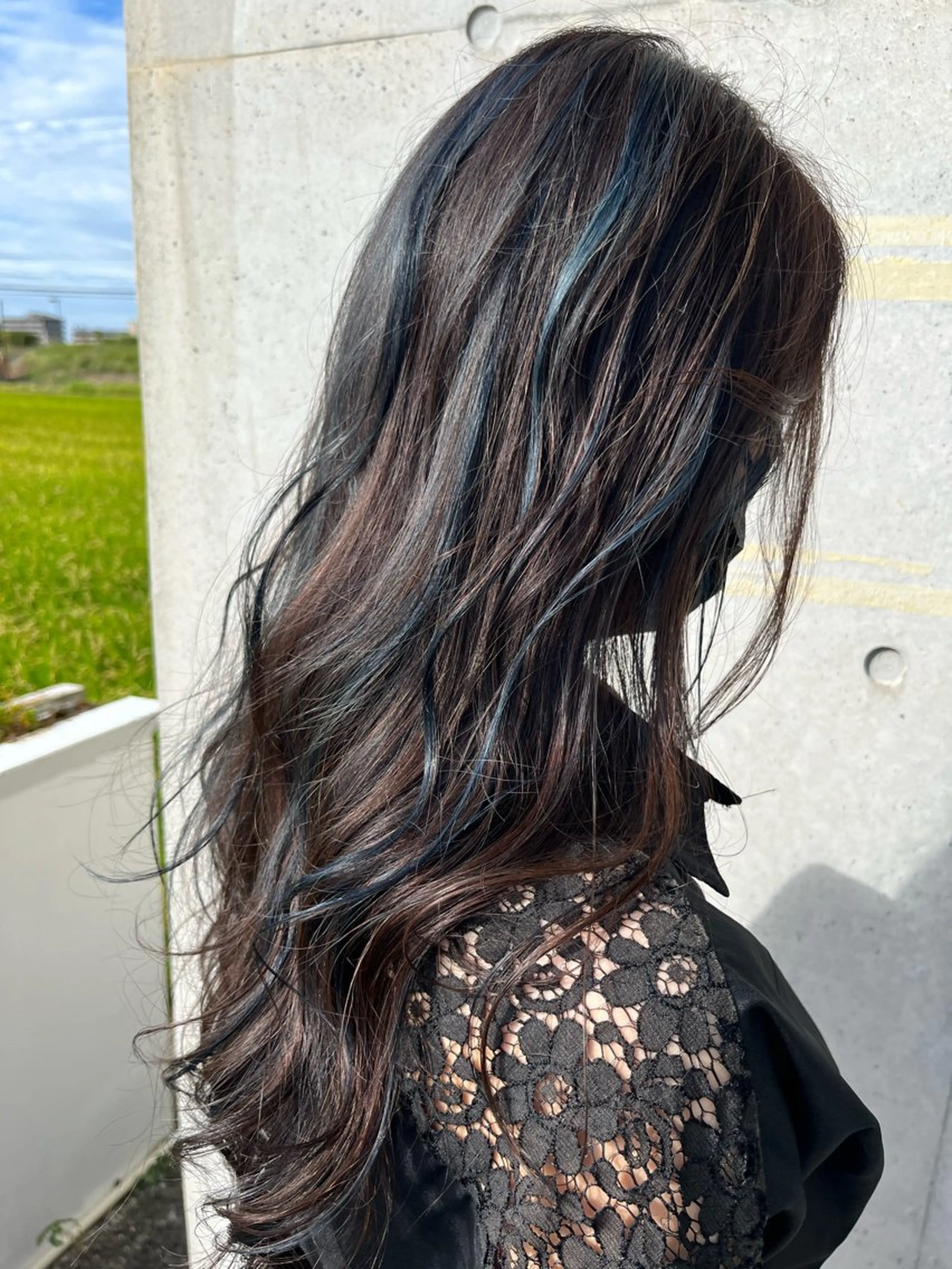 ロング カラー ブルーカラー ハイライトカラー ハイライト レイヤーカット ロング 松岡 アユミ  berryのマツエク・マツパデザイン