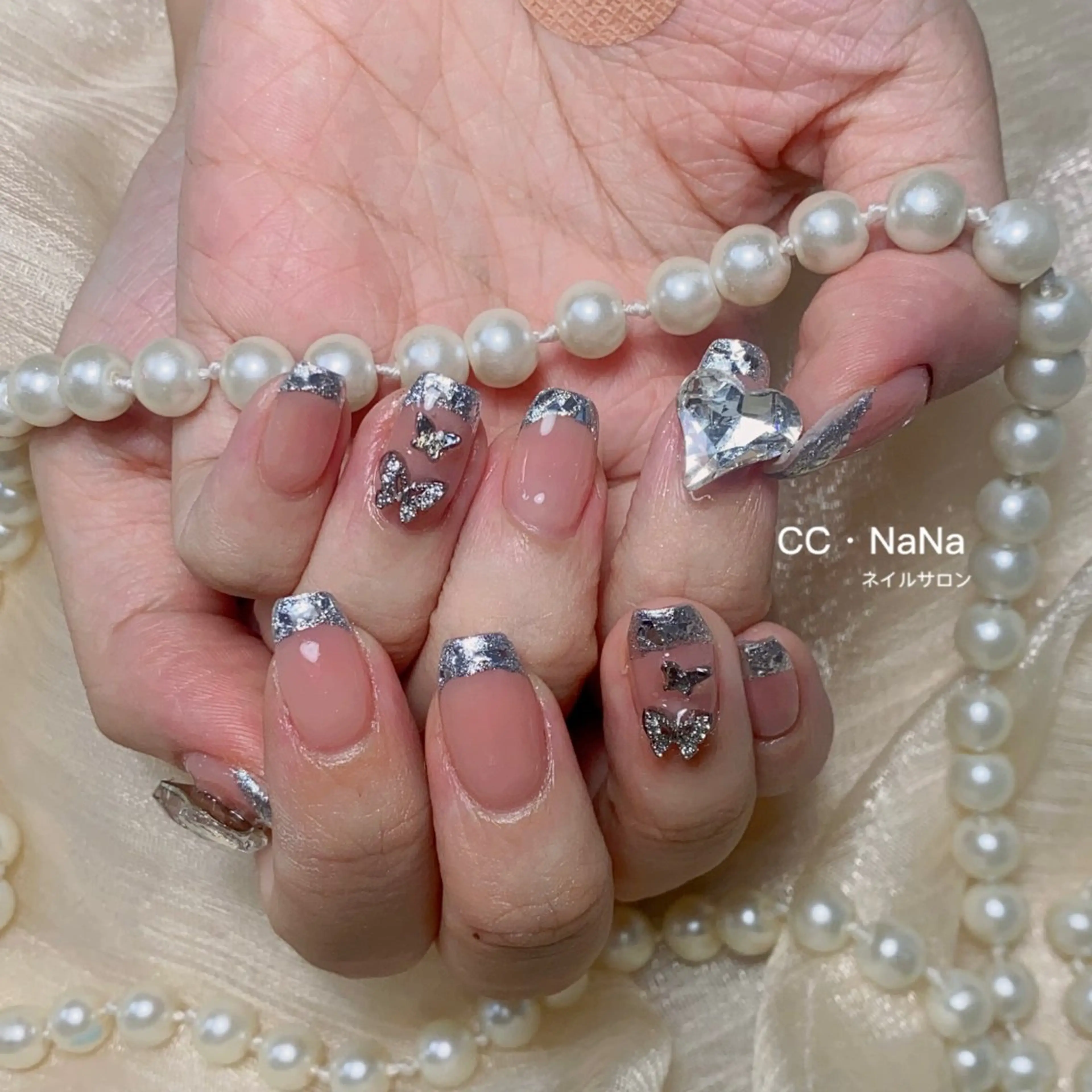 ネイル チークネイル フラッシュネイル ハート キラキラネイル 韓国ネイル ハンドネイル 💎CC・NaNa 韓国風ネイル🌙のネイルデザイン