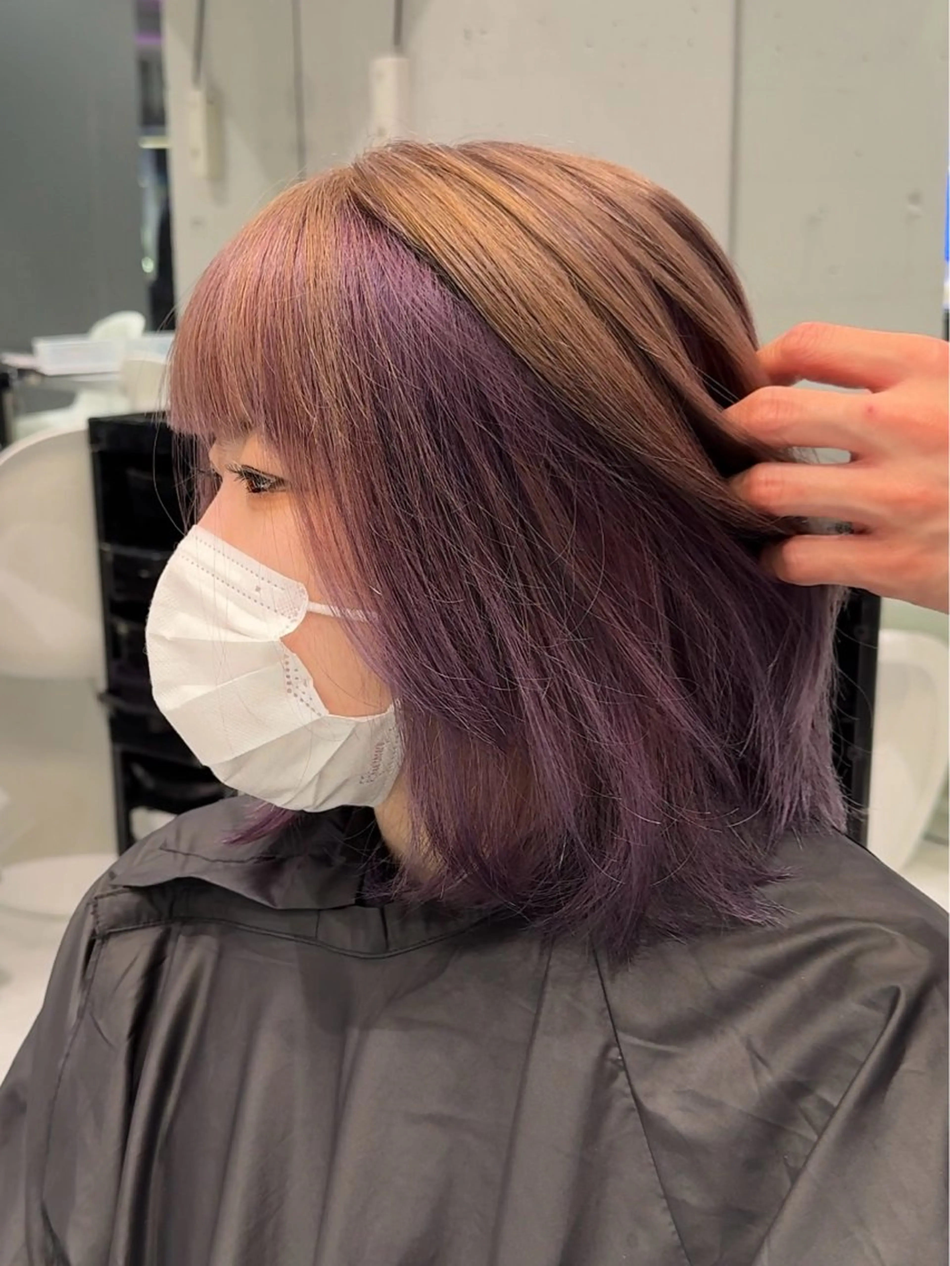 ショート パープルカラー ツートーンカラー こうき/縮毛ブリーチ デザイン/レイヤーのヘアスタイル