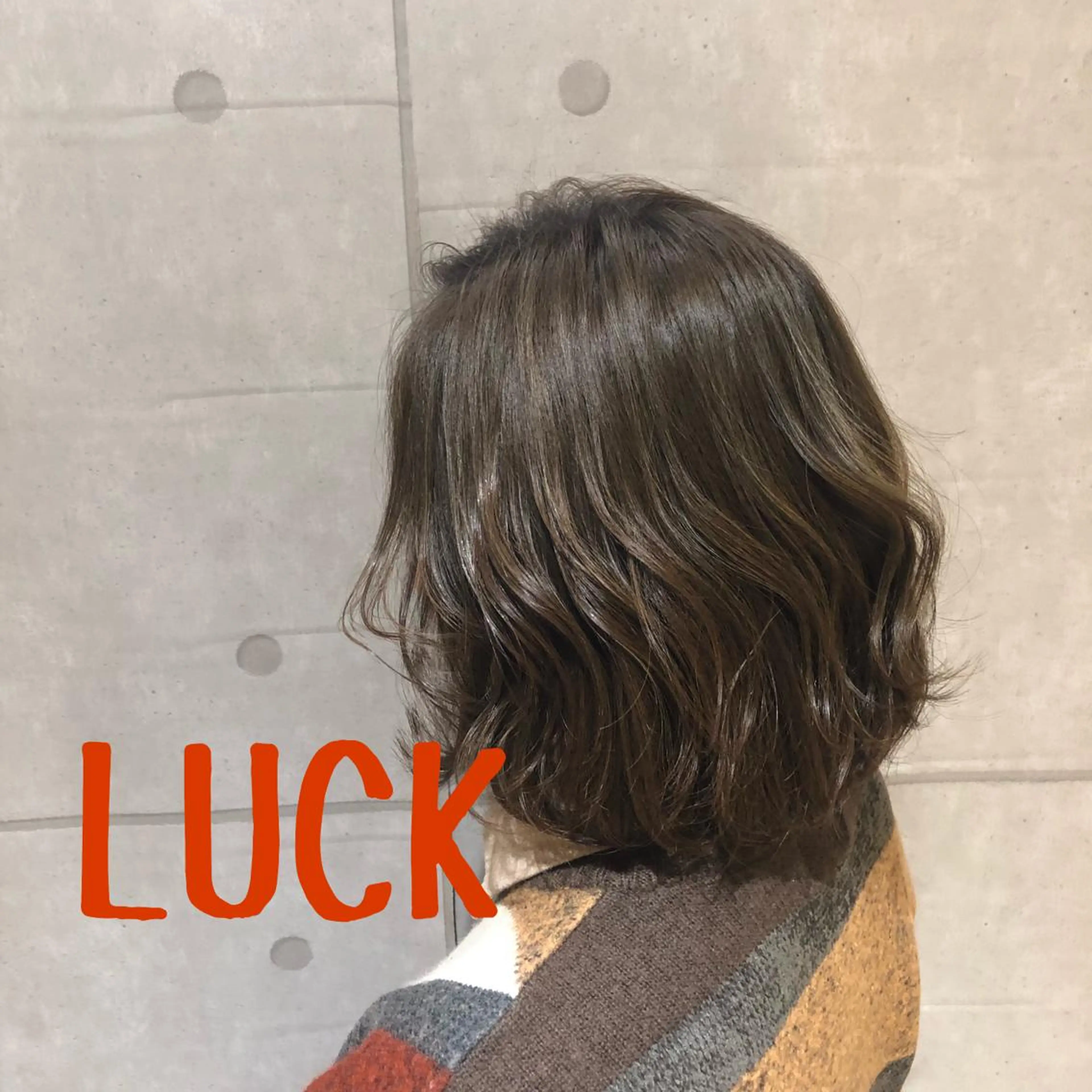 ミディアム カラー フォギーグレージュ グレージュ ハイライトカラー ハイライト ヘアカラー circus by KENJE 町田店のヘアスタイル