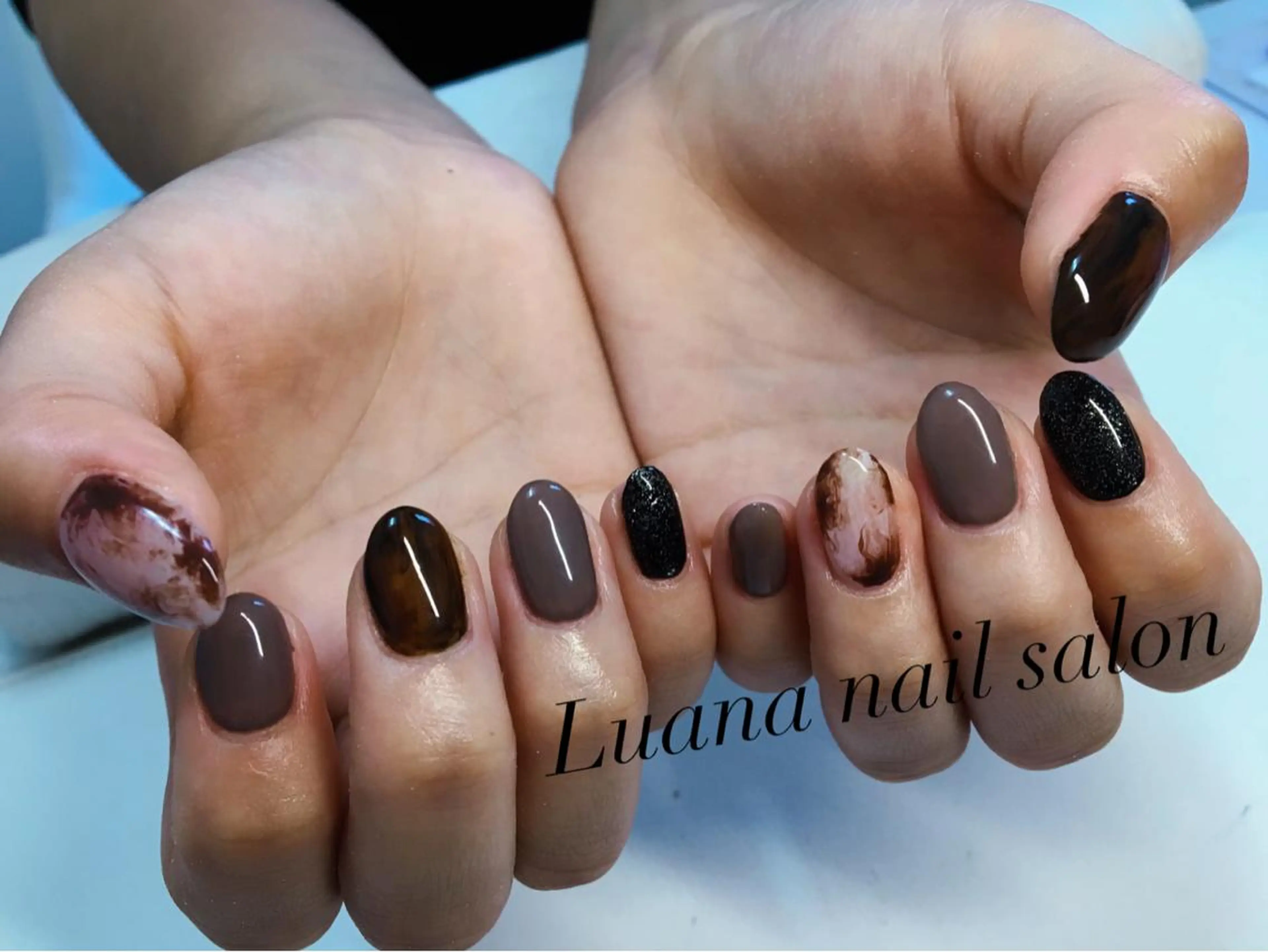 ネイル Loa　salon所属・小南 奈々美のネイルデザイン