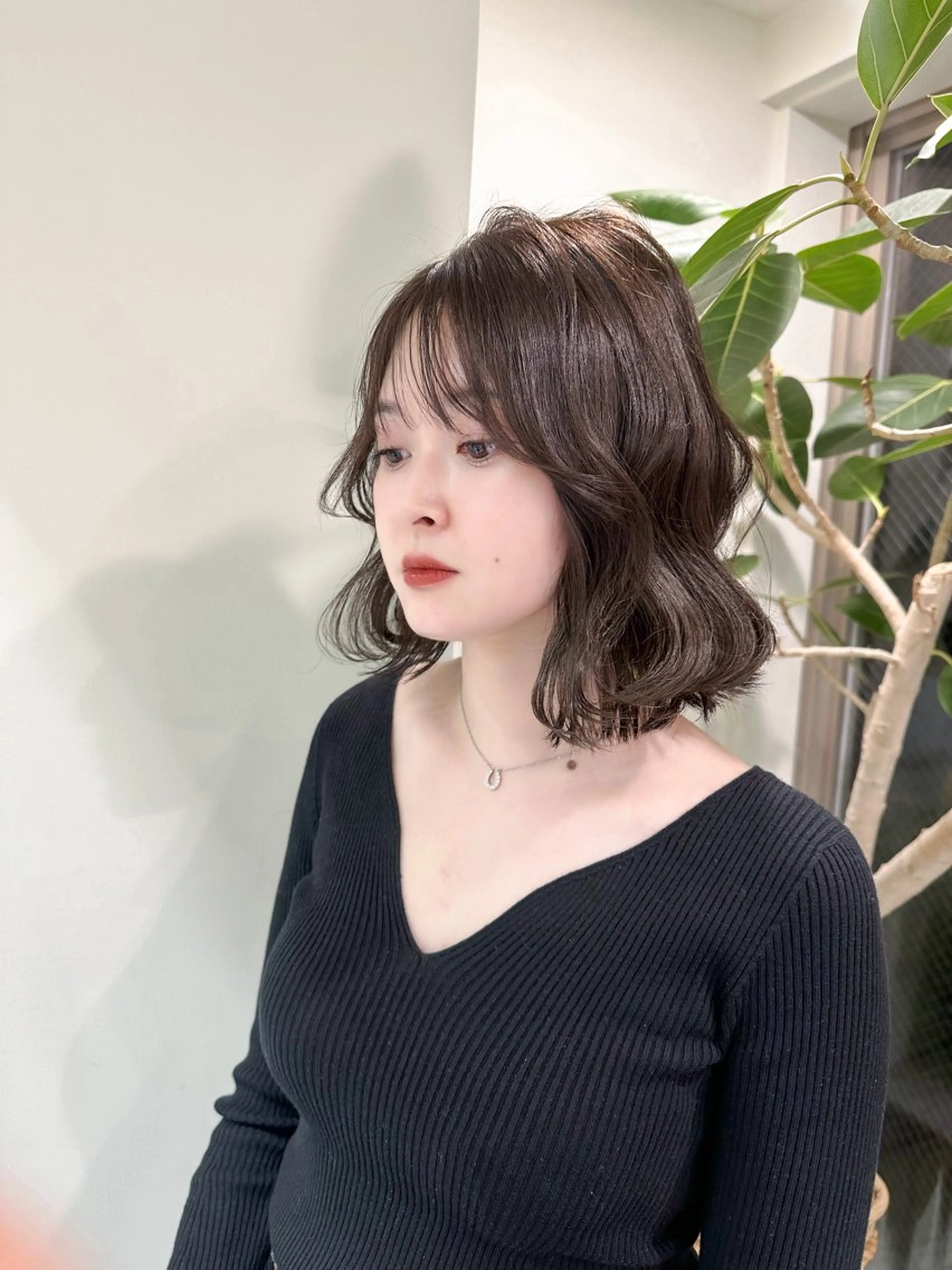 ショート カラー 透明感カラー グレージュ 🎗️似合わせ/小顔 顔周りカット/透明感のヘアスタイル
