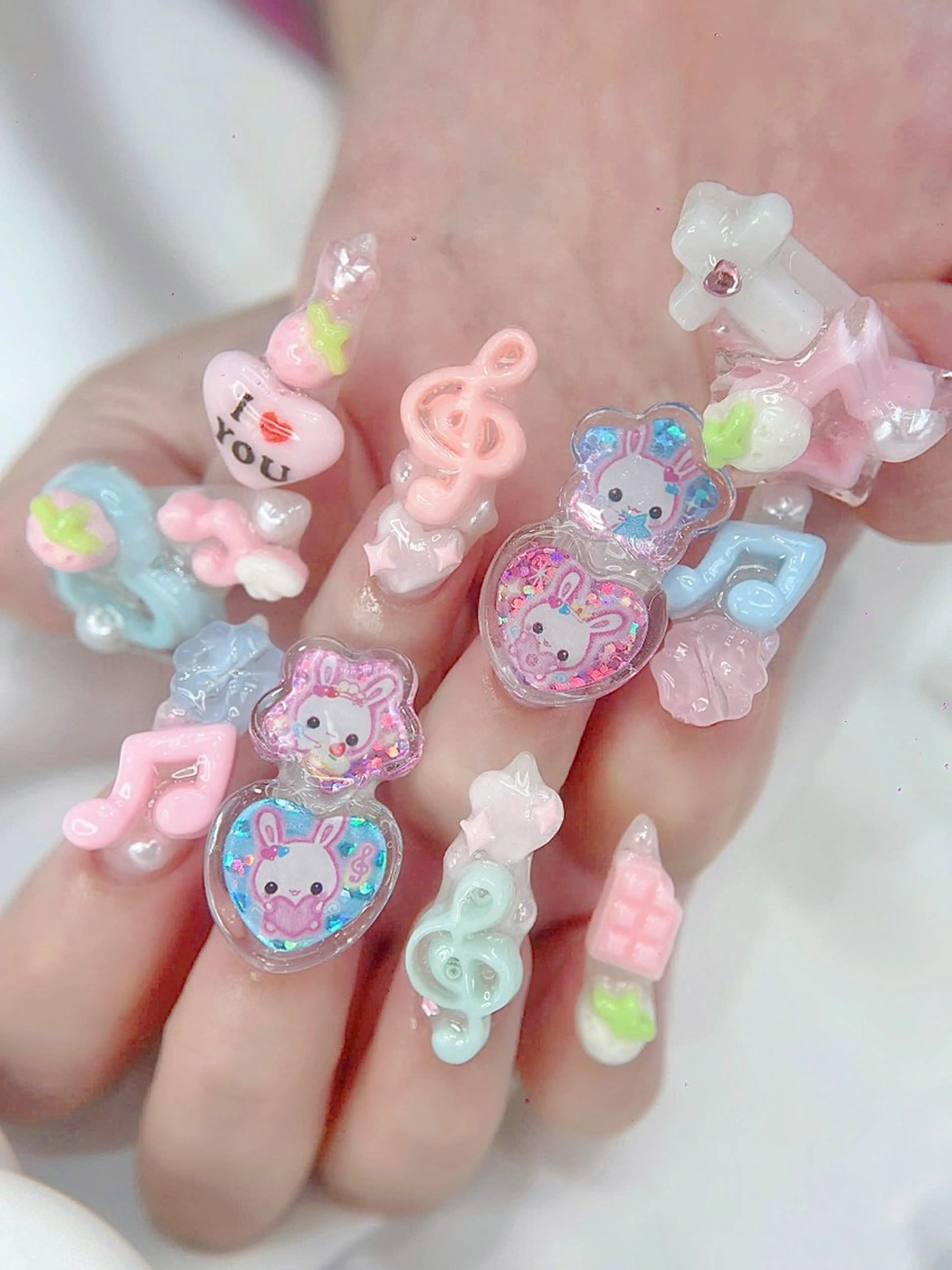 セミロング ハンドネイル Bibi beauty spa Osaka所属・Bibi nail Osakaのネイルデザイン