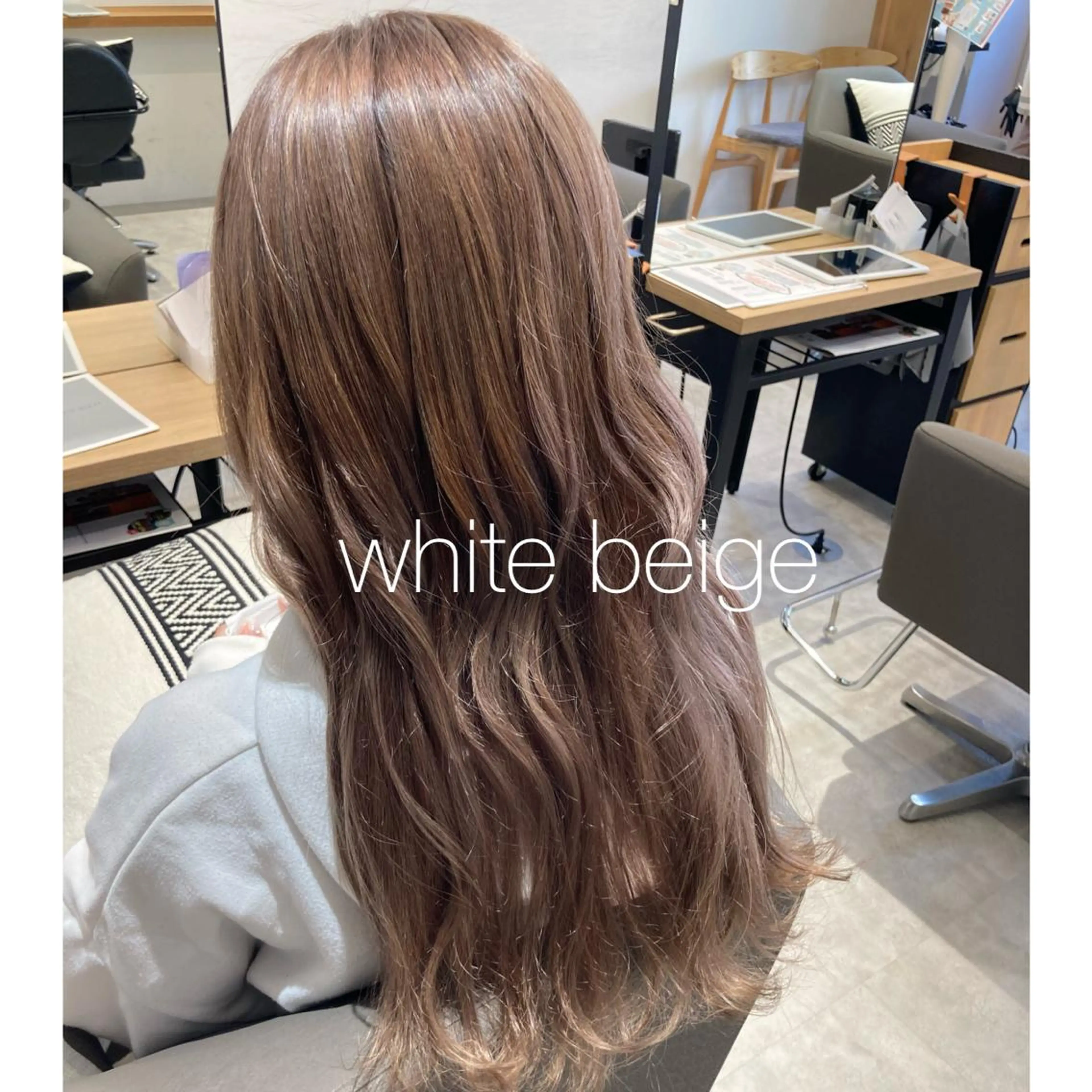 ロング カラー ヘアカラー さかもと あかりのヘアスタイル